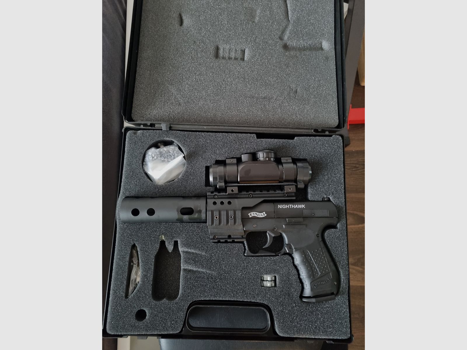CO2-Waffe "Walther Nighthawk" inkl. Koffer
