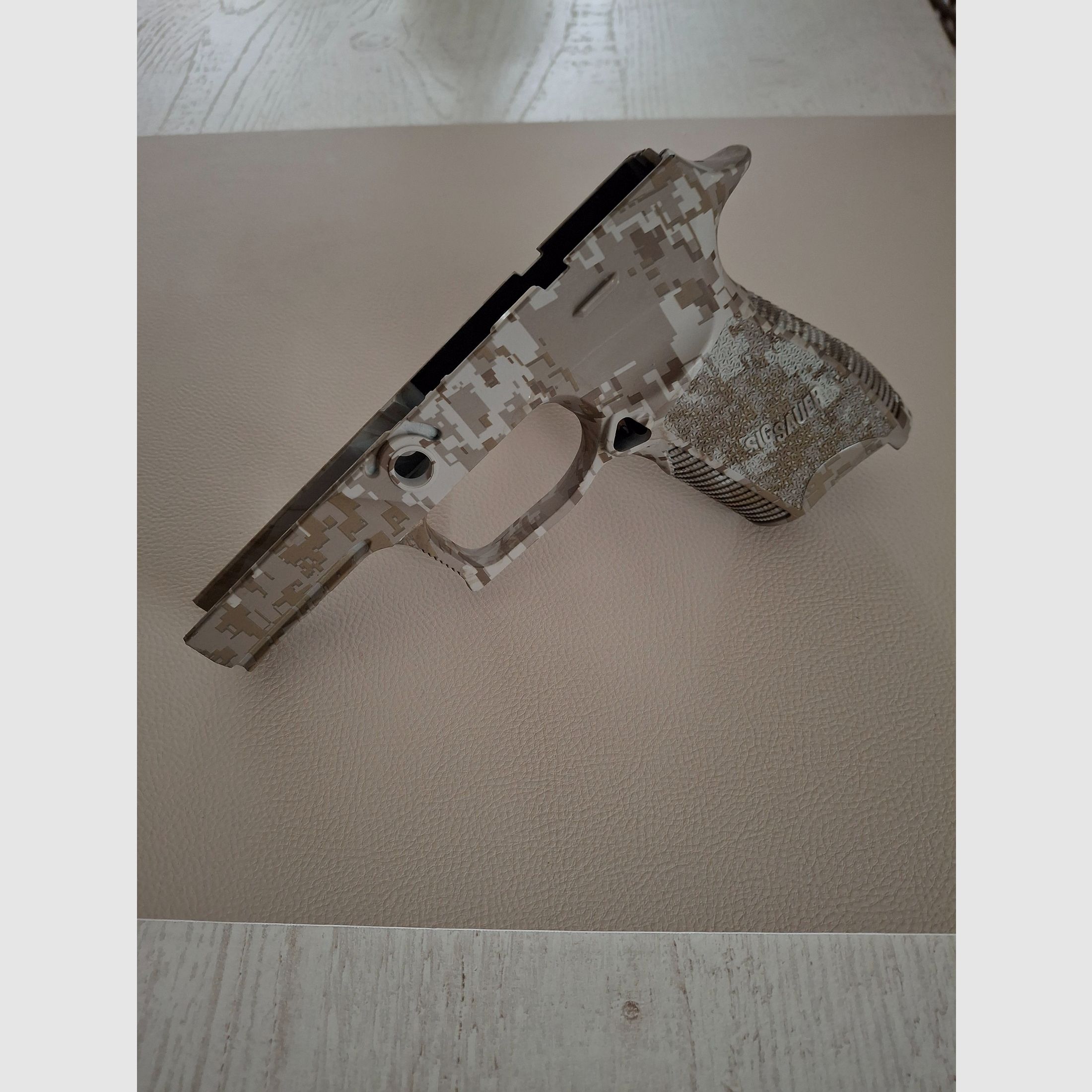 Oryginalny chwyt do Sig Sauer P250/P320 Camo, zdjęcie 1 z 8