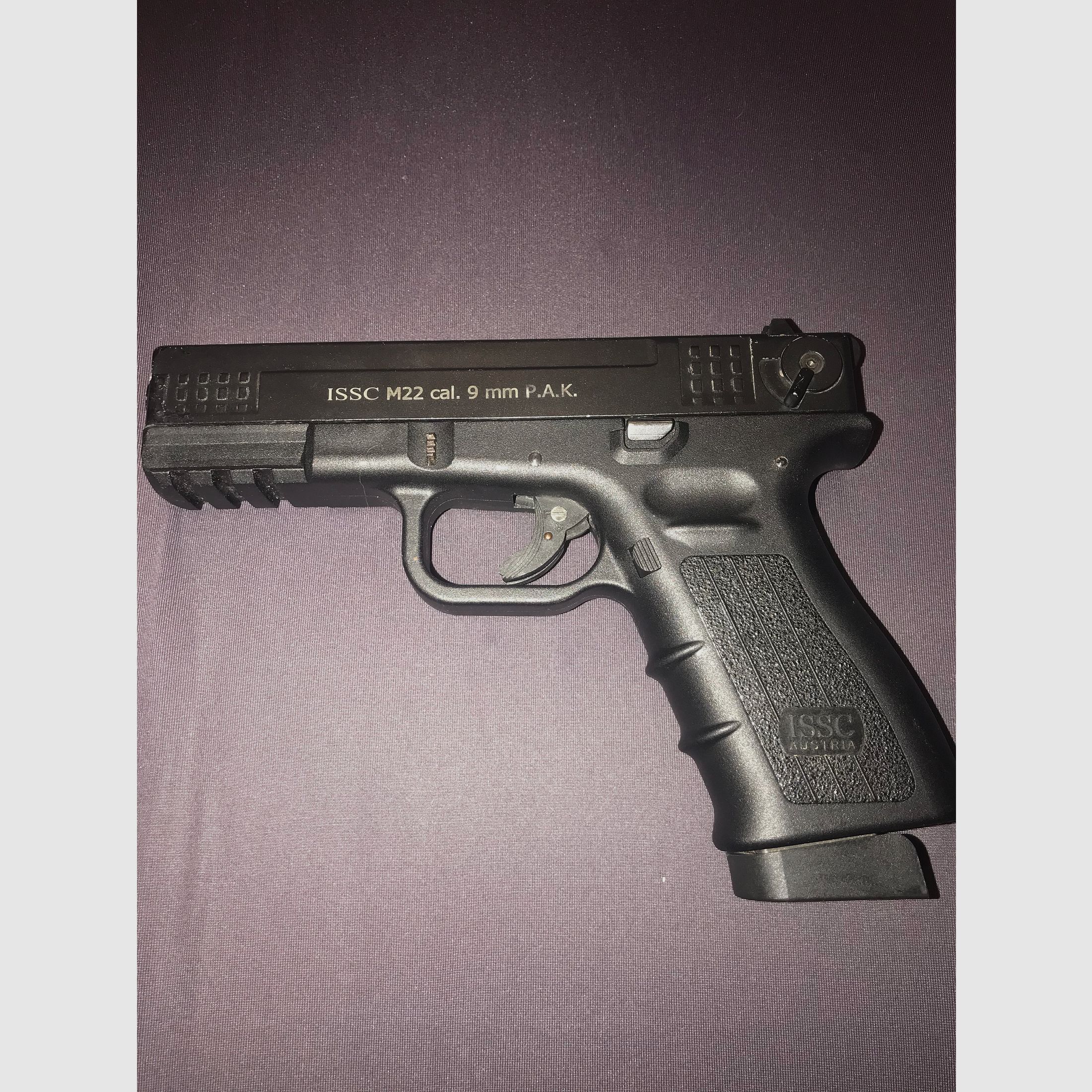 ISSC M22 Schreckschusspistole 9mm P.A.K – Fast neuwertig, top Zustand