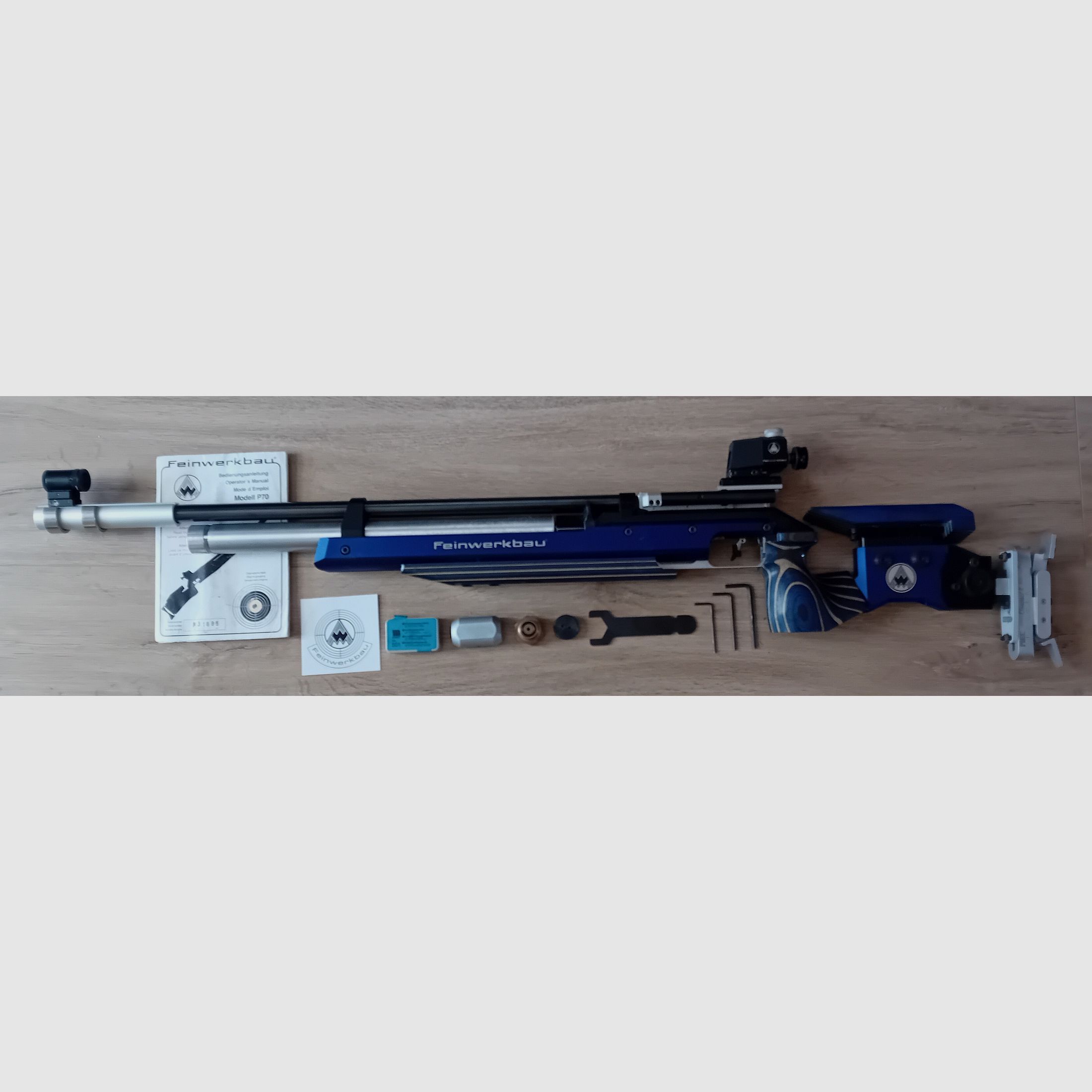 Press - Luftgewehr Feinwerkbau P 70 ALU - Links - Schaft