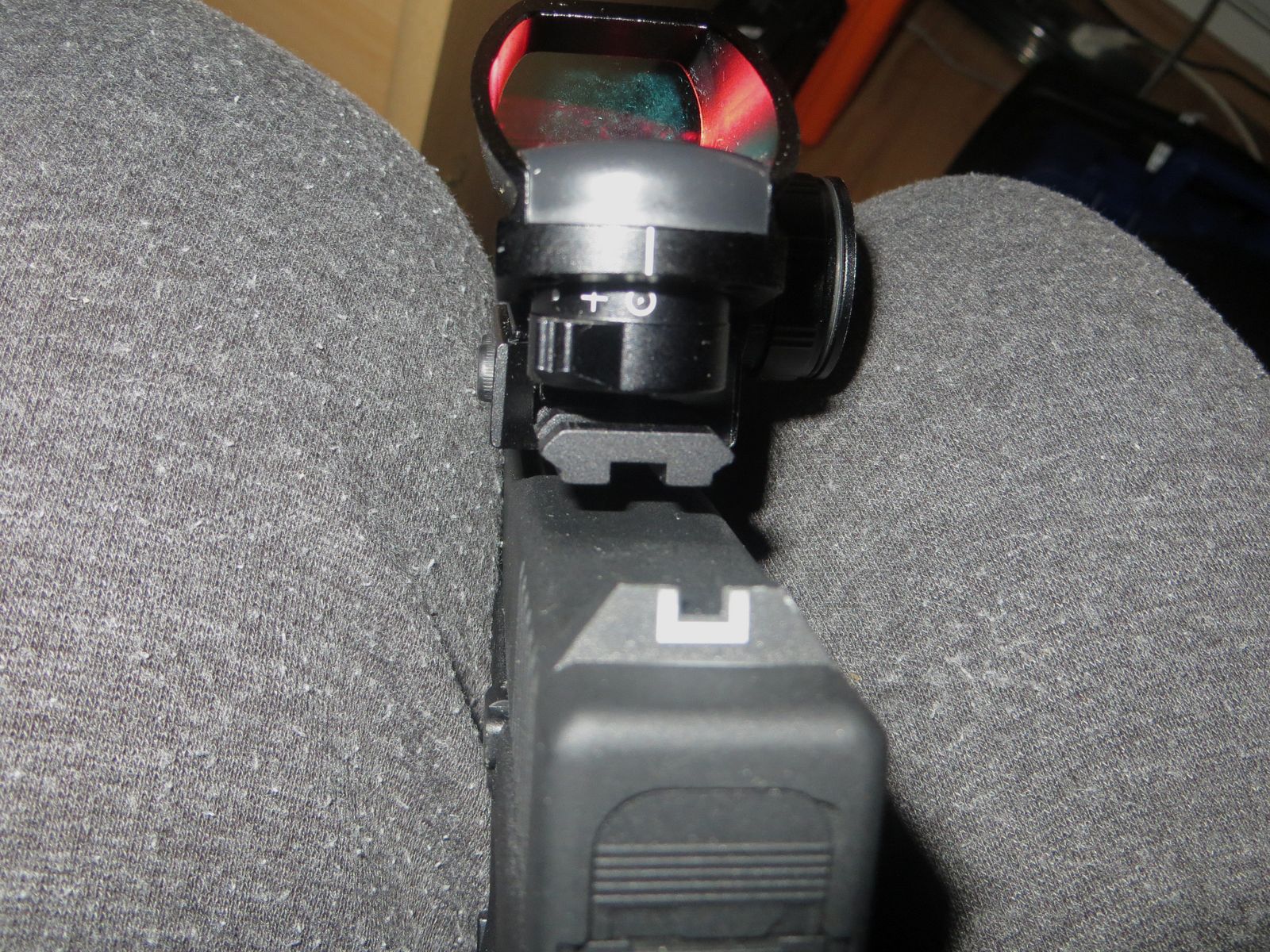 GLOCK 17 avec RedDot Diabolo et BB