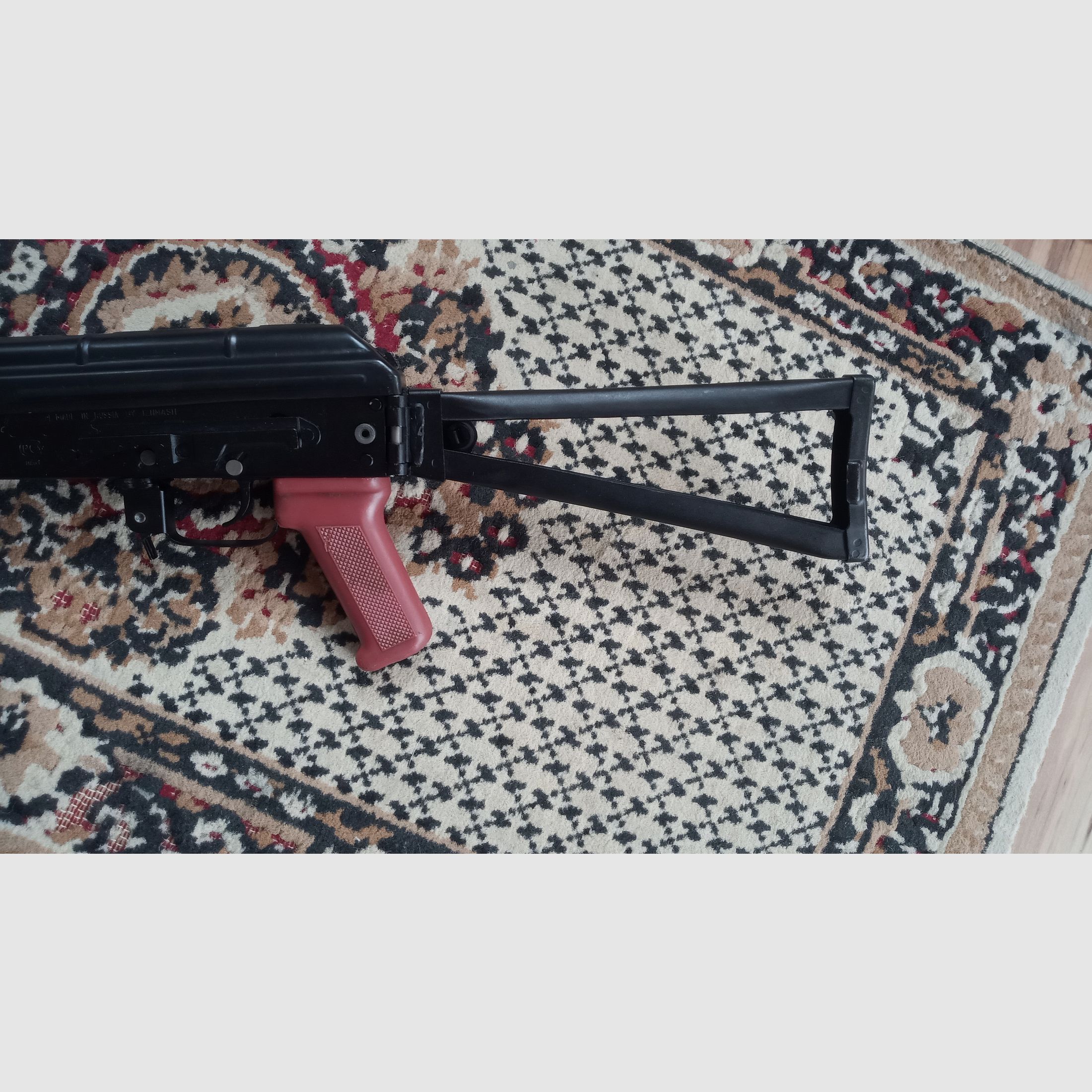 Absolument de haute qualité et proprement fabriqué russe 5,5 mm Saiga / Izhmash Squelette Crosse pliante pour AKS-74 / AK Crosse pliante 5.5 Triangle Side Folder