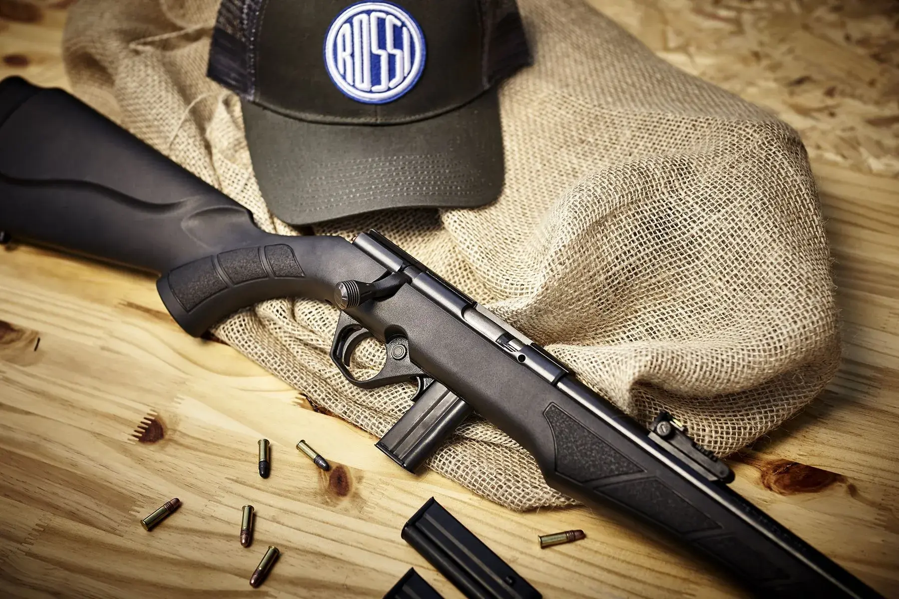 Rifle de cerrojo Rossi 8122 Calibre 22LR, imagen 4 de 10