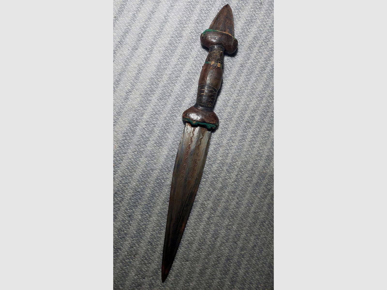 Historischer afrikanischer Dolch – ethnografisches Sammlerstück