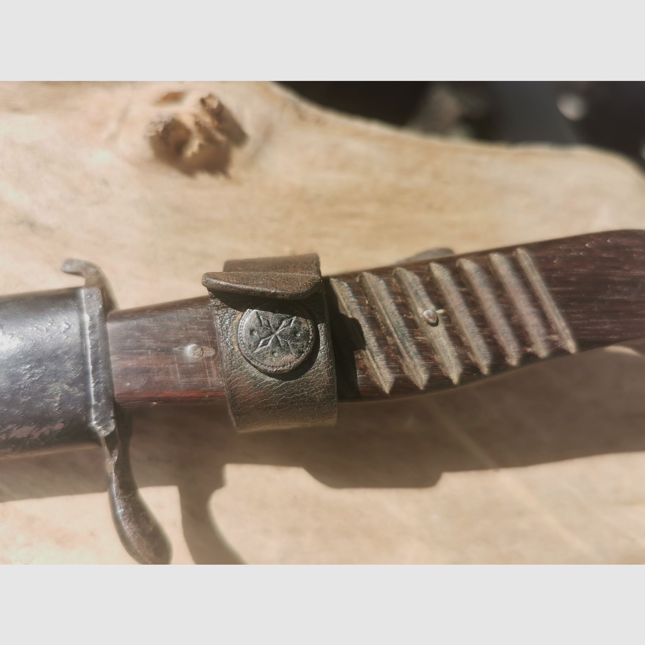 Antiguo cuchillo de trinchera alemán, no tengo idea