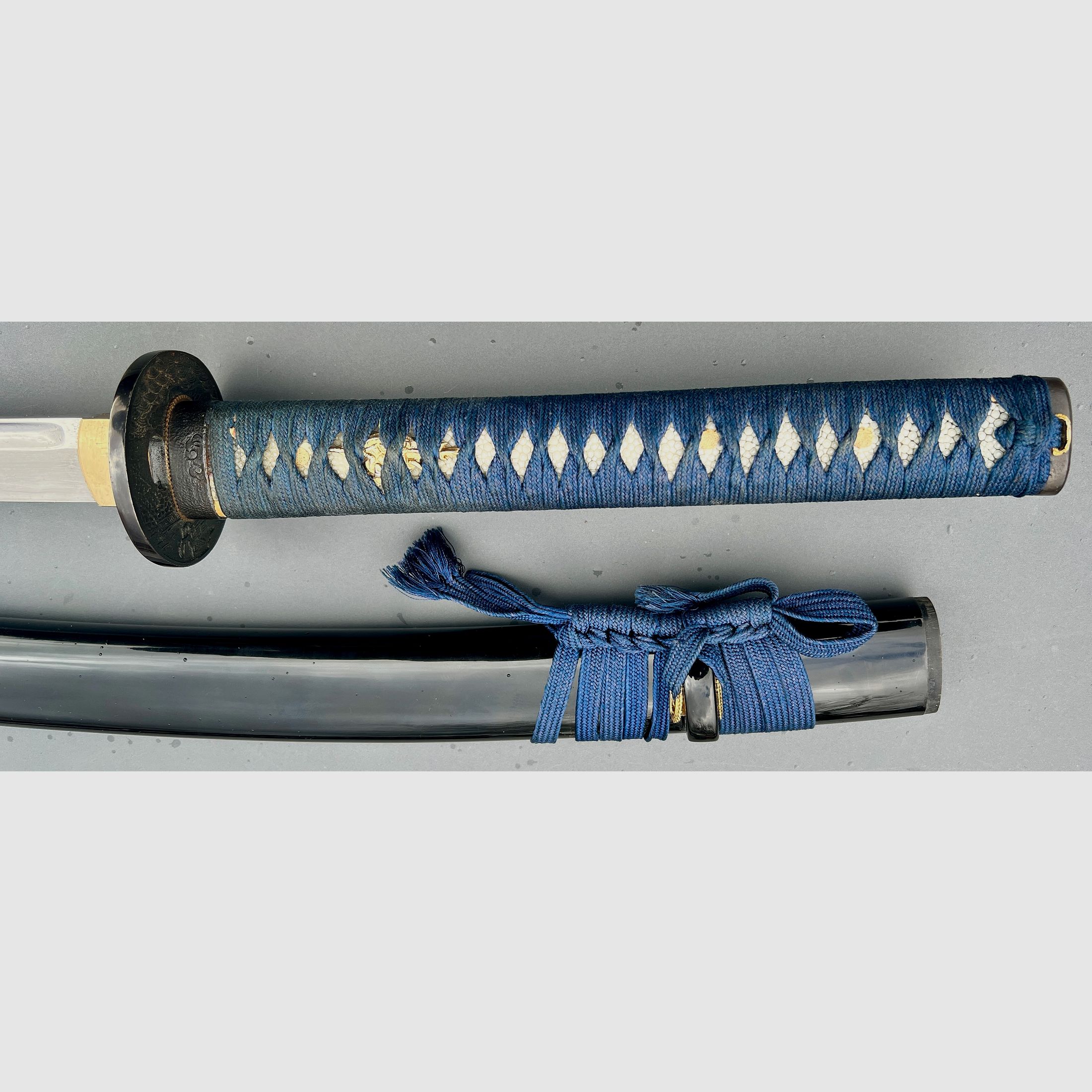 Dernière légende Mikusa 4000 Katana — 73 cm Nagasa / lame différentiée pliée / rare de collection (pas Hanwei / Paul Chen Cold Steel Tozando Nosyudo Minosaka Kaneie Yoshindo Yoshihara) Bugei Citadel première Oni Forge