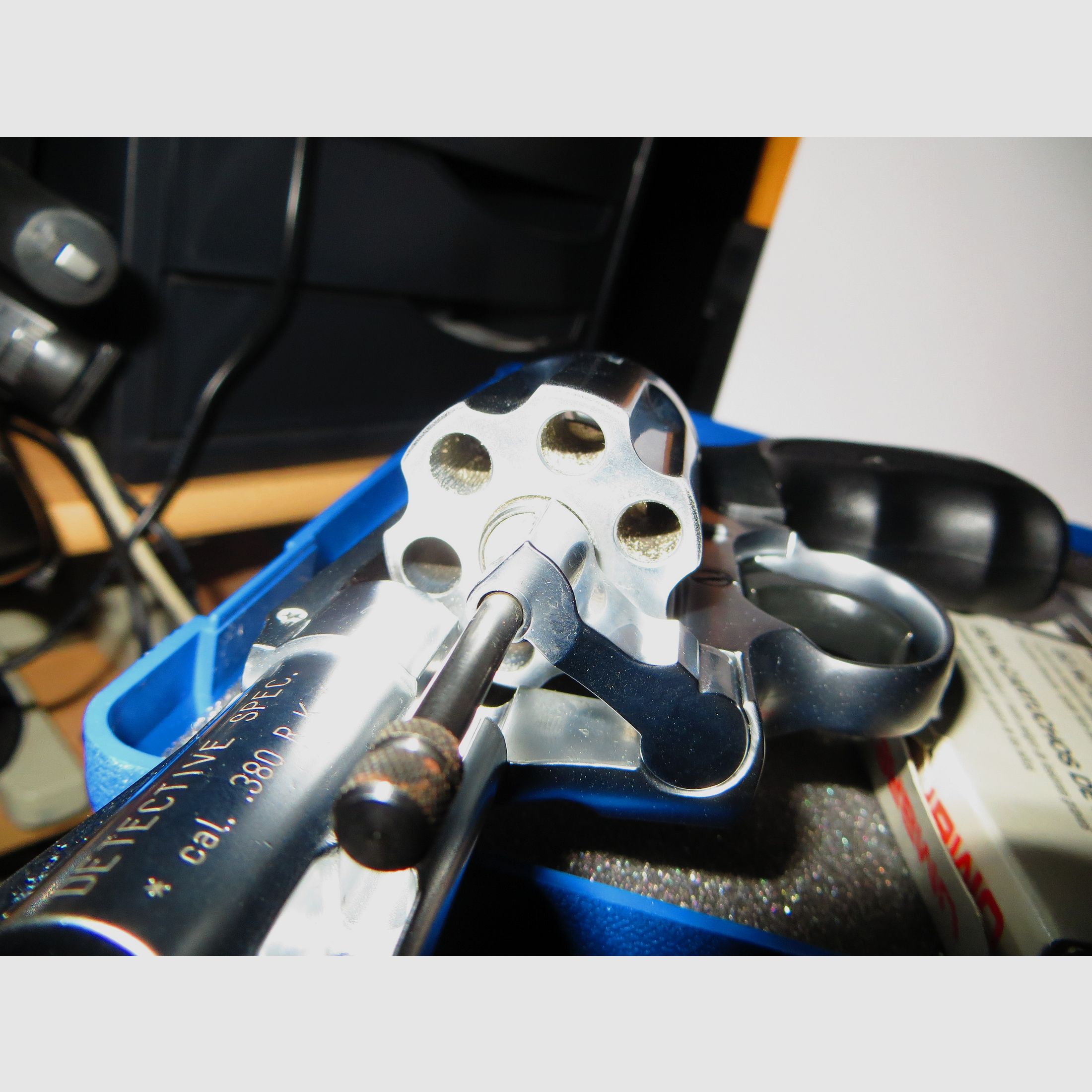 COLT Detective Spezial (Nickel) Cal. 380 RK (9mm) Knall (ungeschossen)