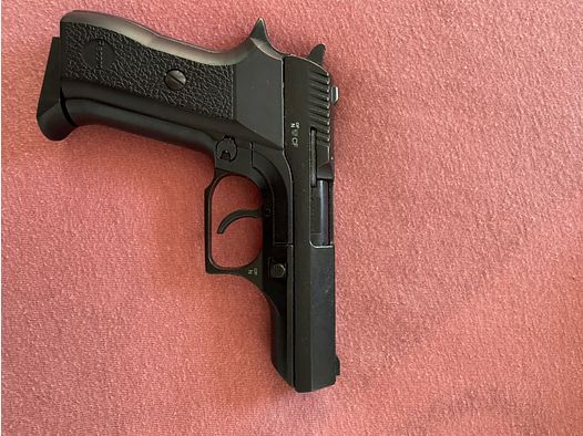 Pistola de fogueo con marca ptb