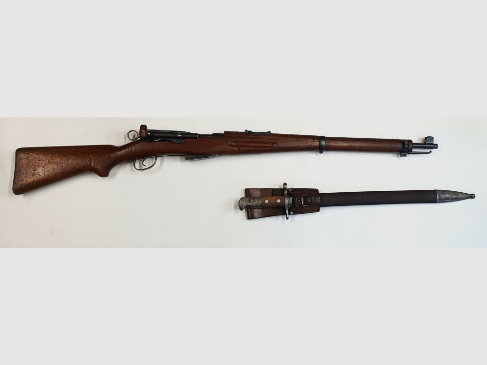 Fábrica de armas de Berna rifle de repetición Fábrica de armas de Berna Suiza K11 Calibre 7,5x55 suizo completo con números coincidentes + bayoneta