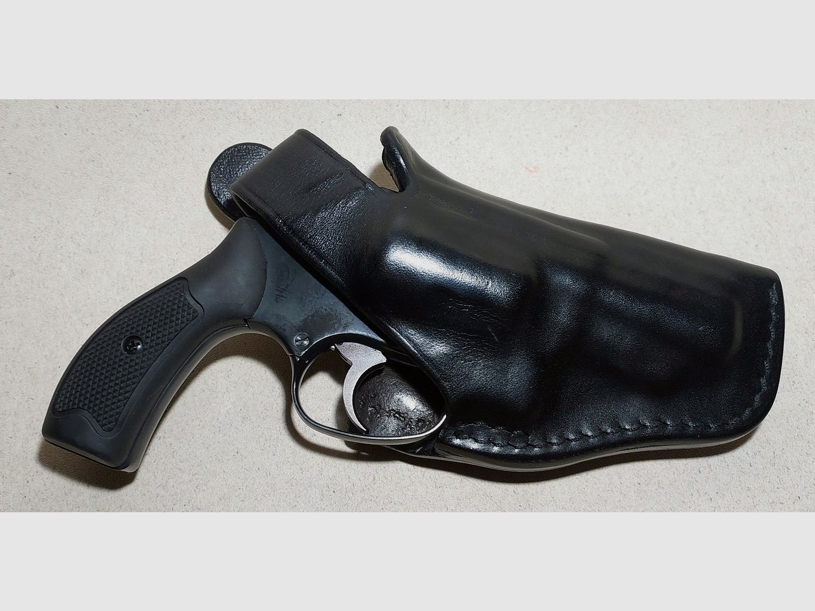 Weihrauch HW37 cal. 9mm R.K. (PTB 887) mit Lederholster