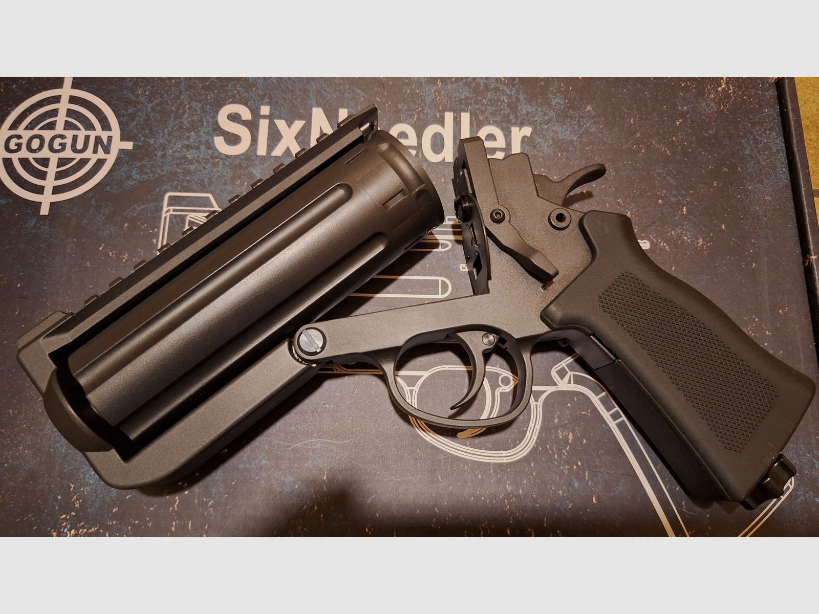 GoGun Revolver Six Needler Deluxe Kit + Red Dot + Diabolos TPU