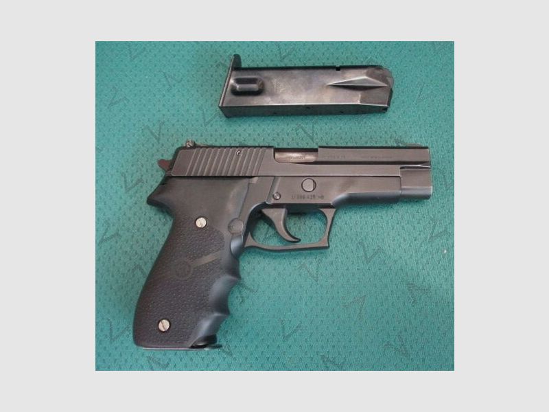 Pistole Sig Sauer P226 9mmLuger mit Reservemagazin P226