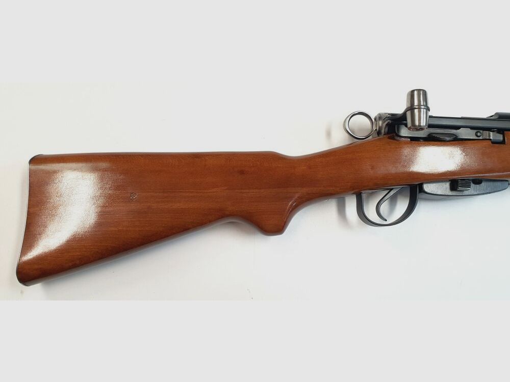Waffenfabrik Bern Karabinek powtarzalny Szwajcarski Schmidt Rubin K31 Kaliber 7,5x55 Swiss z dopasowanymi numerami i odnowiony