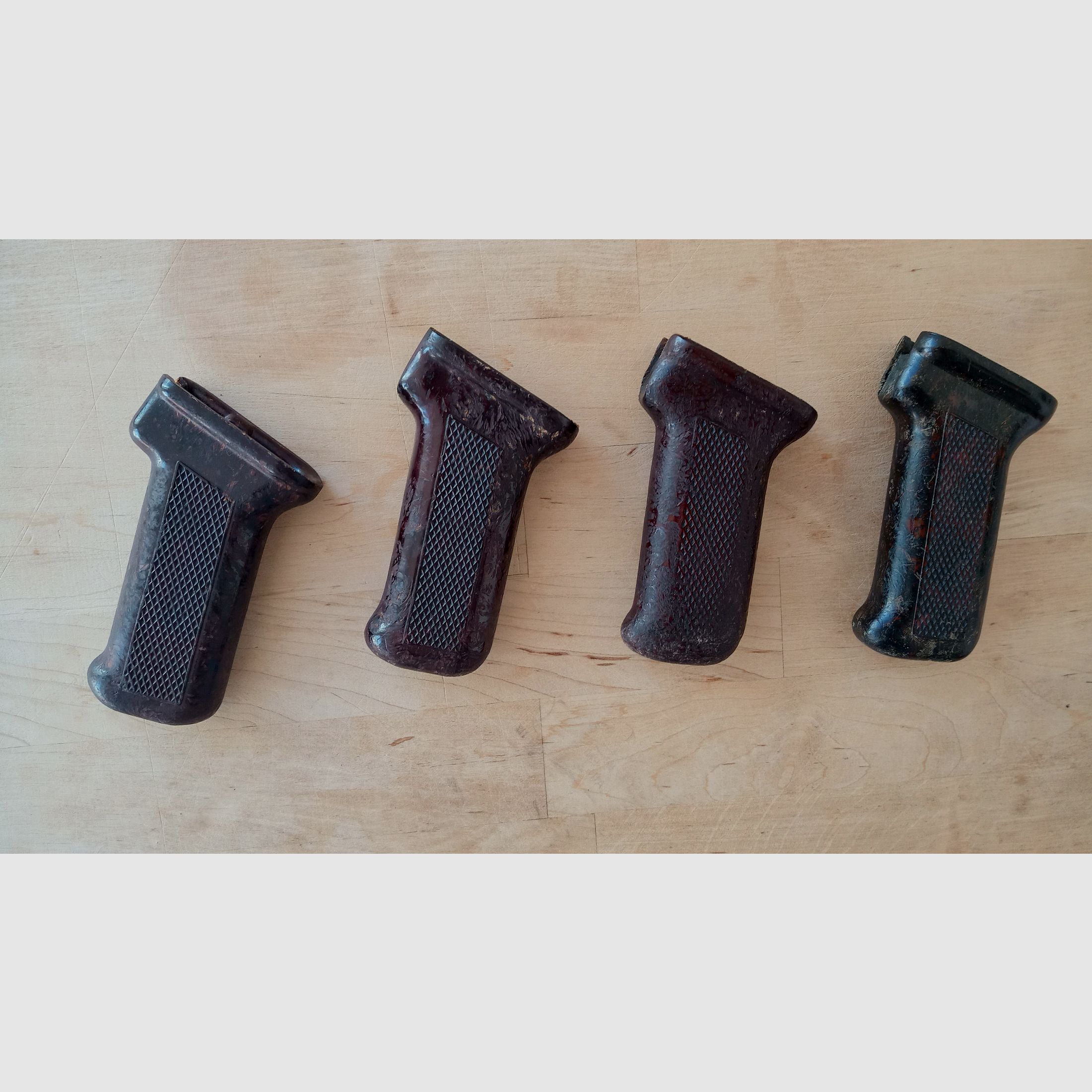Rumänische AKM-Griffe aus Bakelit besser als der russische Griff / auch für AK74 AK-100 / Yunker / Cybergun 47