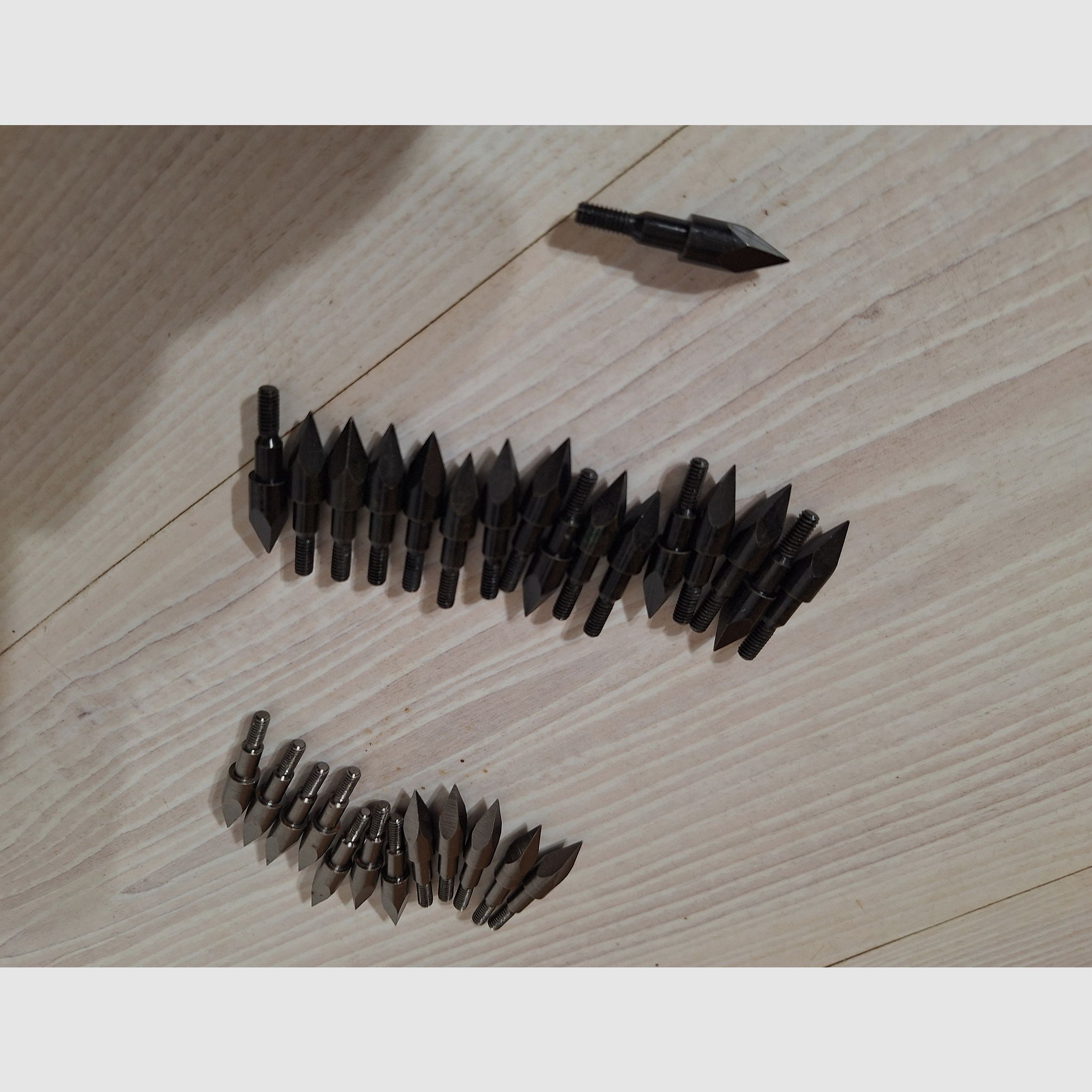 Pfeilspitzen für Armbrust mit Gewinde
