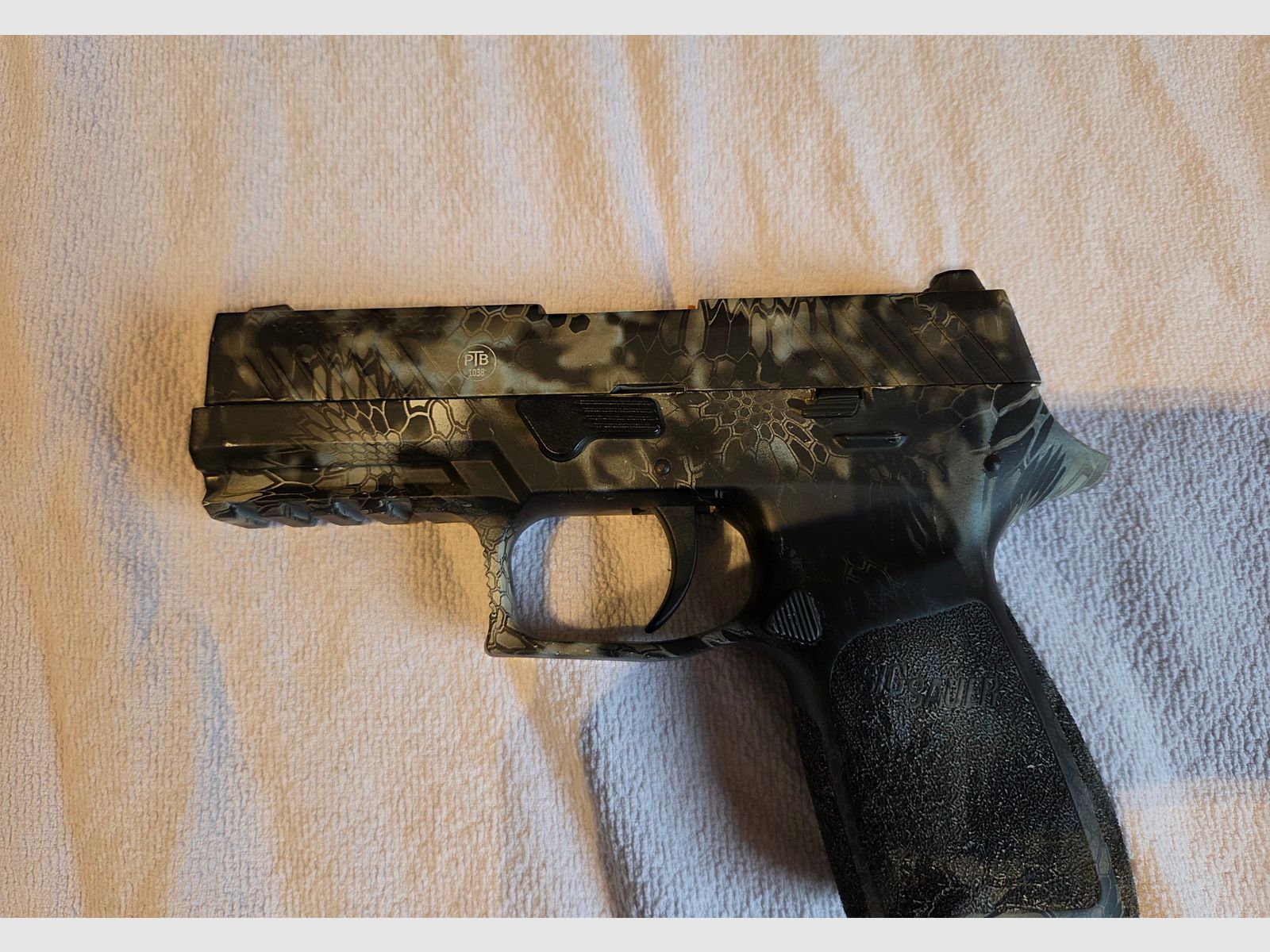 Sig Sauer P320 blank firing pistol 9mm P.A.K. Cobra camo including gun case