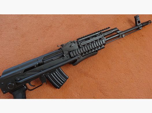Cugir WS1-64 SL-Büchse; Cugir WS1-64 Metallklappschaft und Quard Rail Handschutz Cal.7,62x39mm
