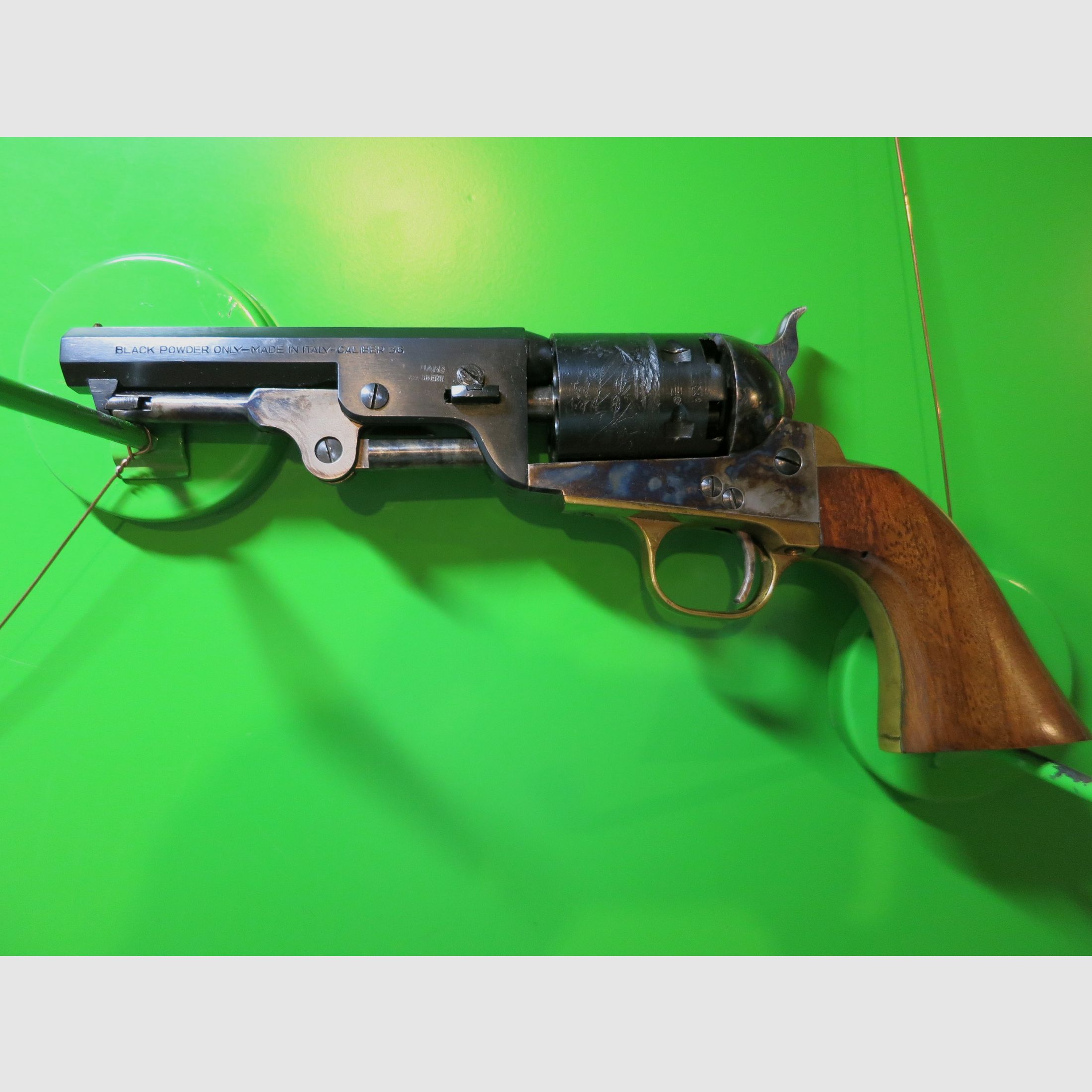 Revólver de percusión, Uberti Modelo Navy 1851, .36BP      #73-