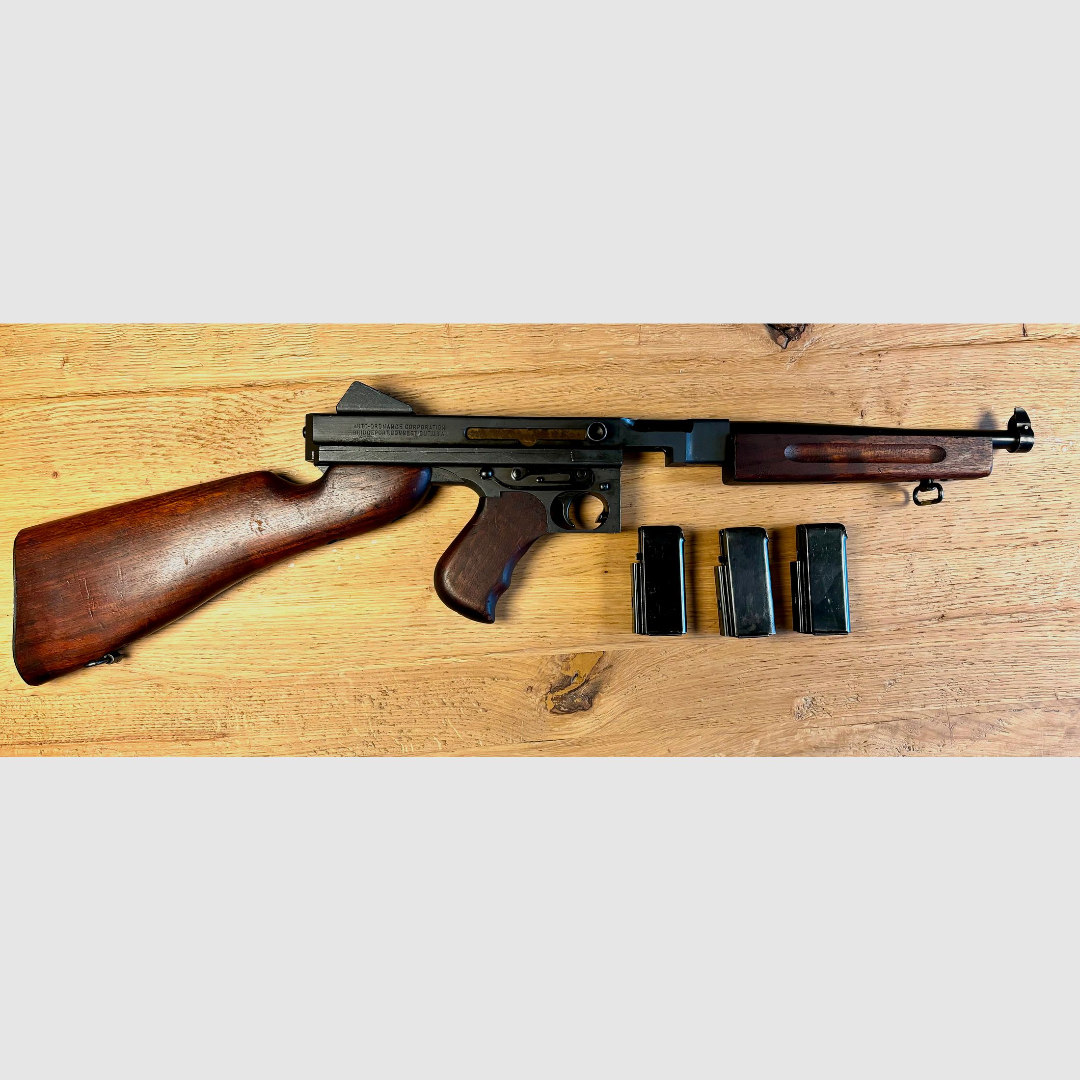 Tommy Gun - Thompson Center  SA (M1) original Waffe WKII mit Umbau auf Halbautomat - Kaliber: .45Auto