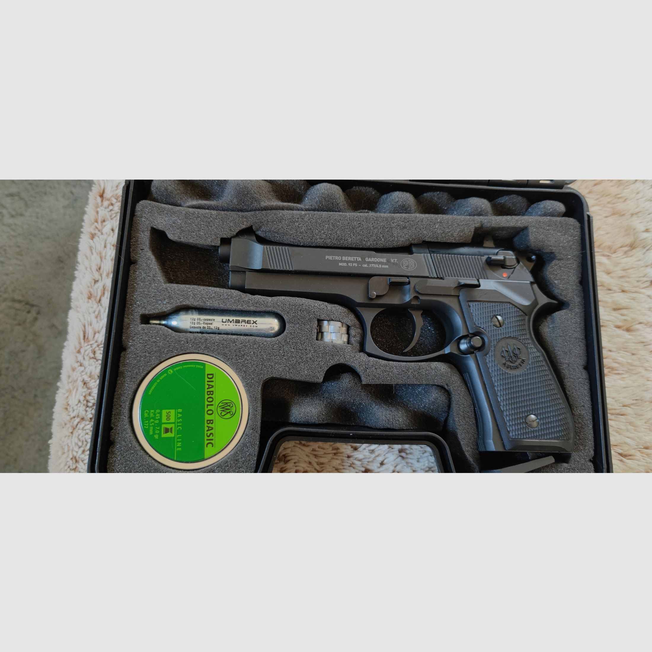 Beretta 92 FS   CO2.  4,5 mm