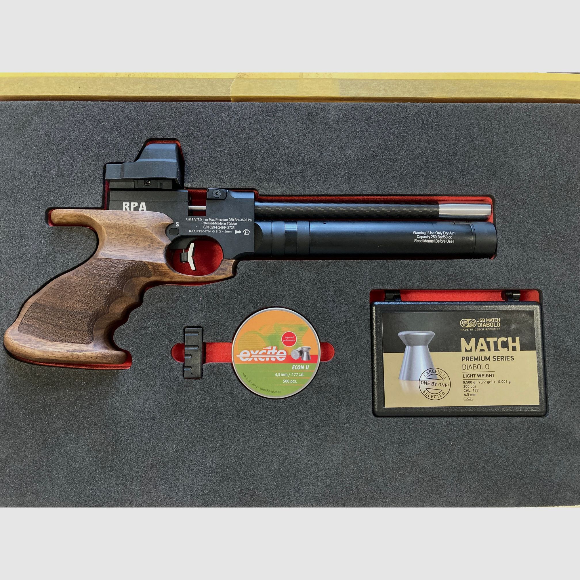 CNC-gefräste Koffereinlagen aus festem Schaumstoff