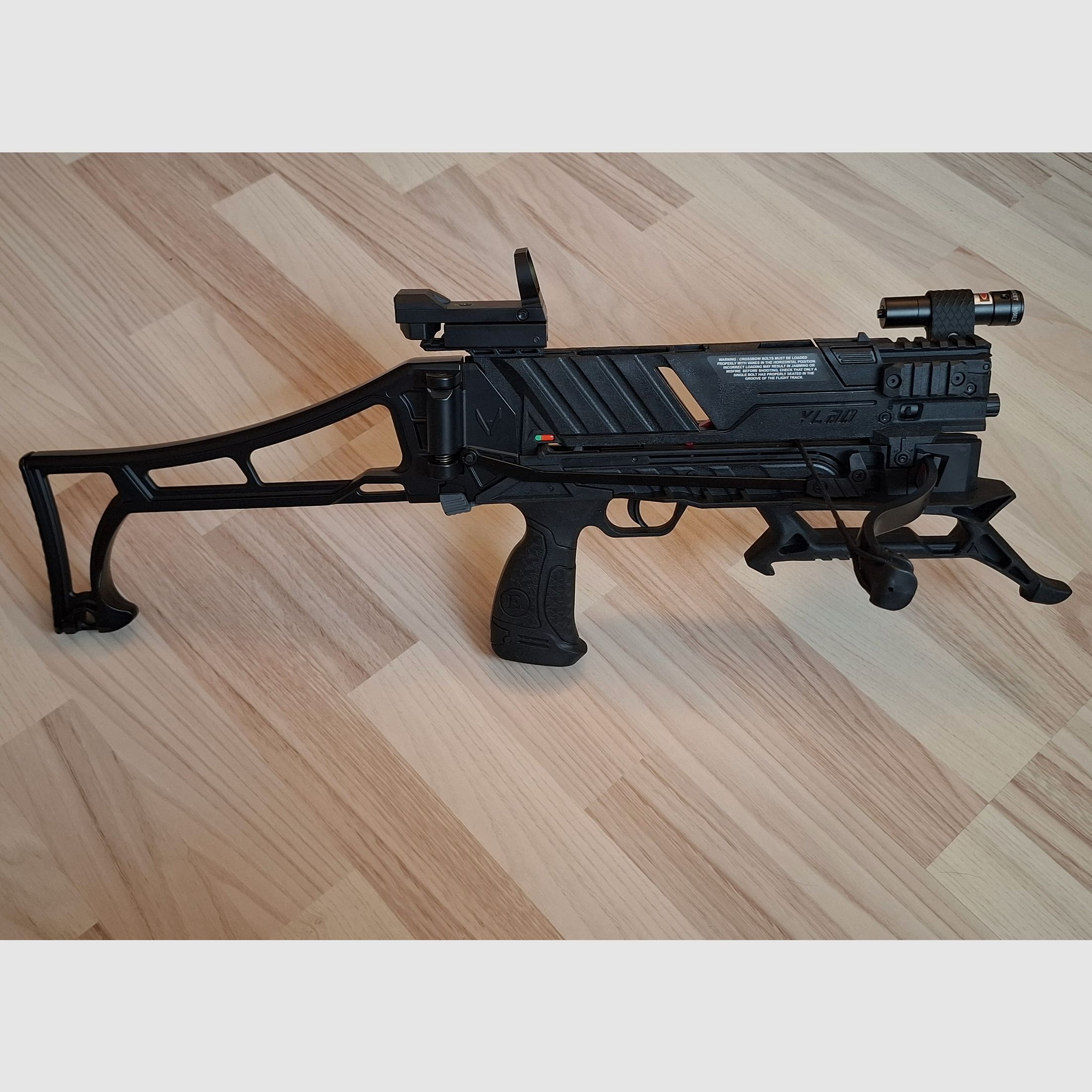 taktische Repetierarmbrust EK Archery Vlad 60 / 90 lbs mit 8-Schuss Magazin
