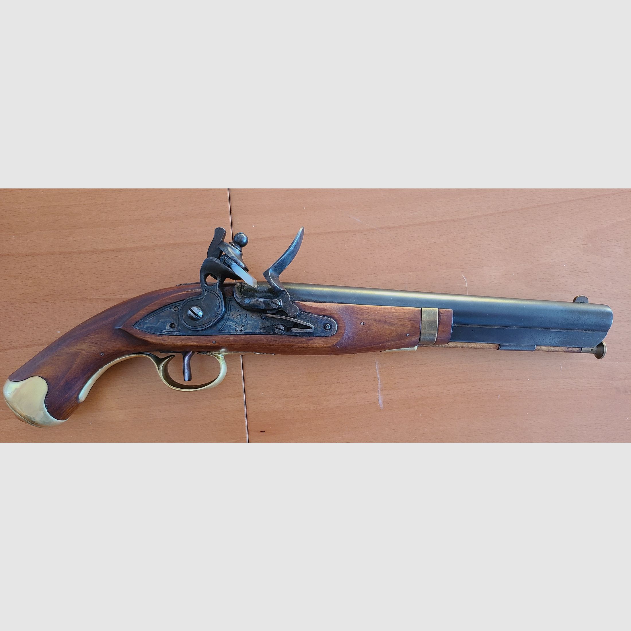 PISTOLA A CARICATORE ANTERIORE / cal. SCONOSCIUTO / POLVERE NERA / US / IMPUGNATURA IN LEGNO / 1382 / DIFETTOSA