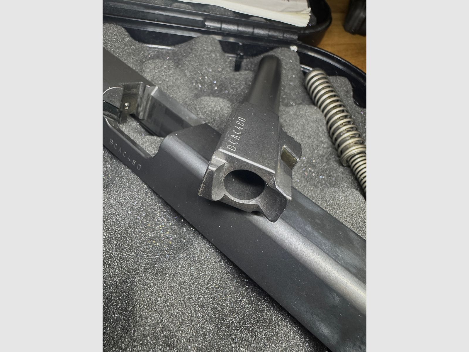 Glock 17 Gen 4 9mm incl. Micro Roni stock, red dot and 4 magazines