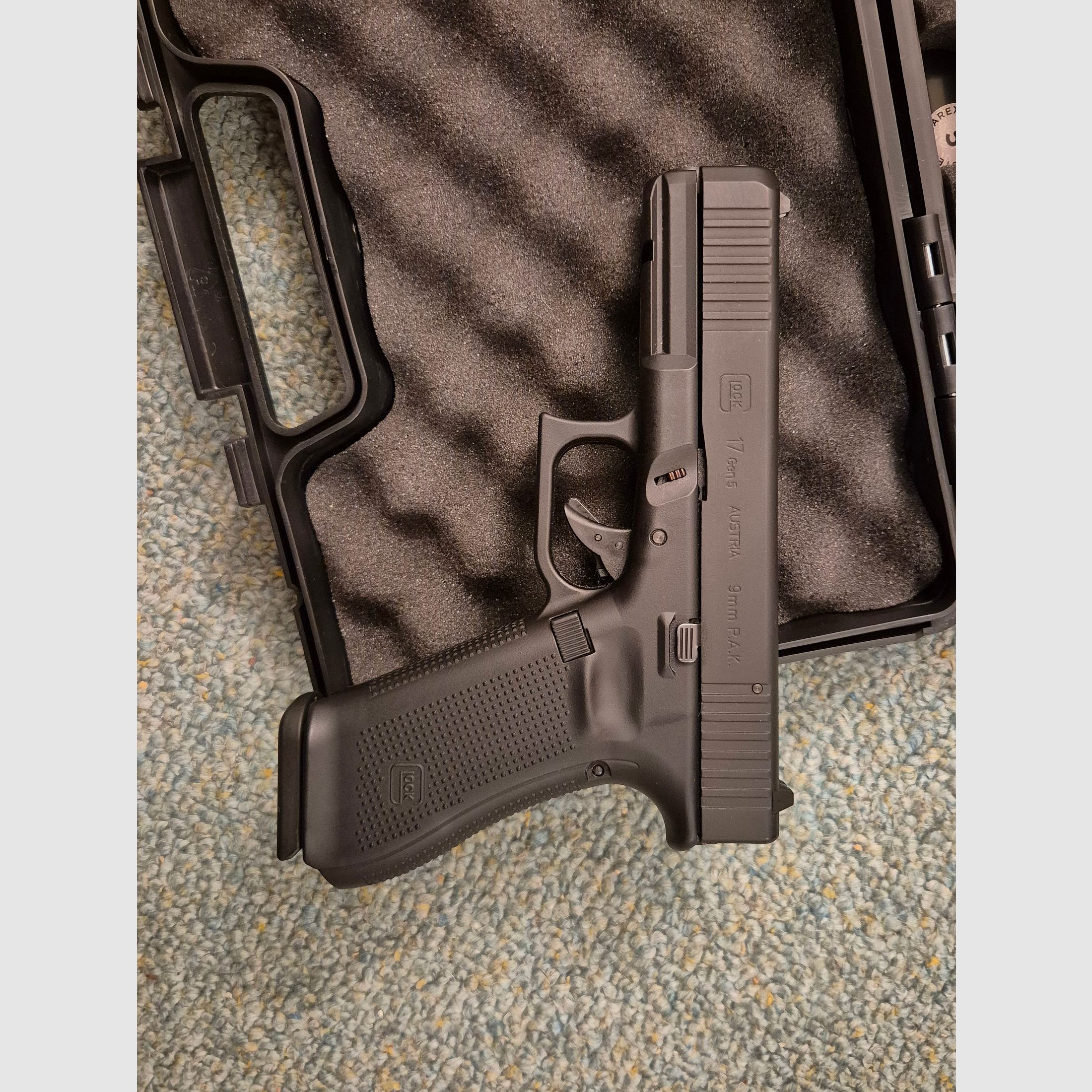 Glock 17 Gen5 9mm Pak