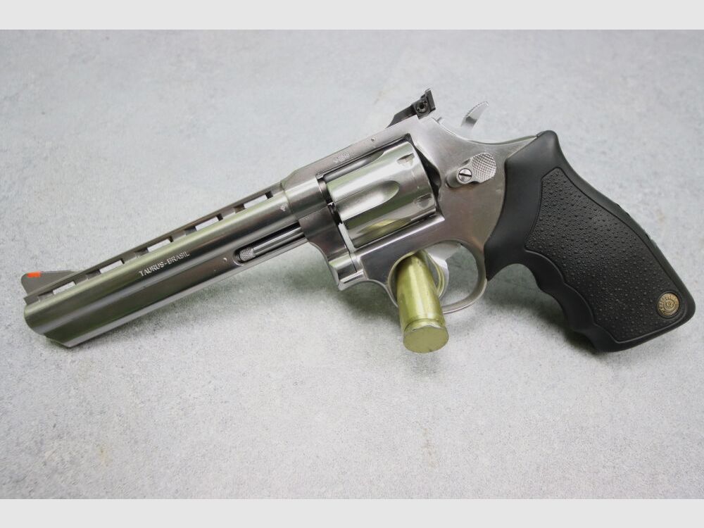 Taurus 689