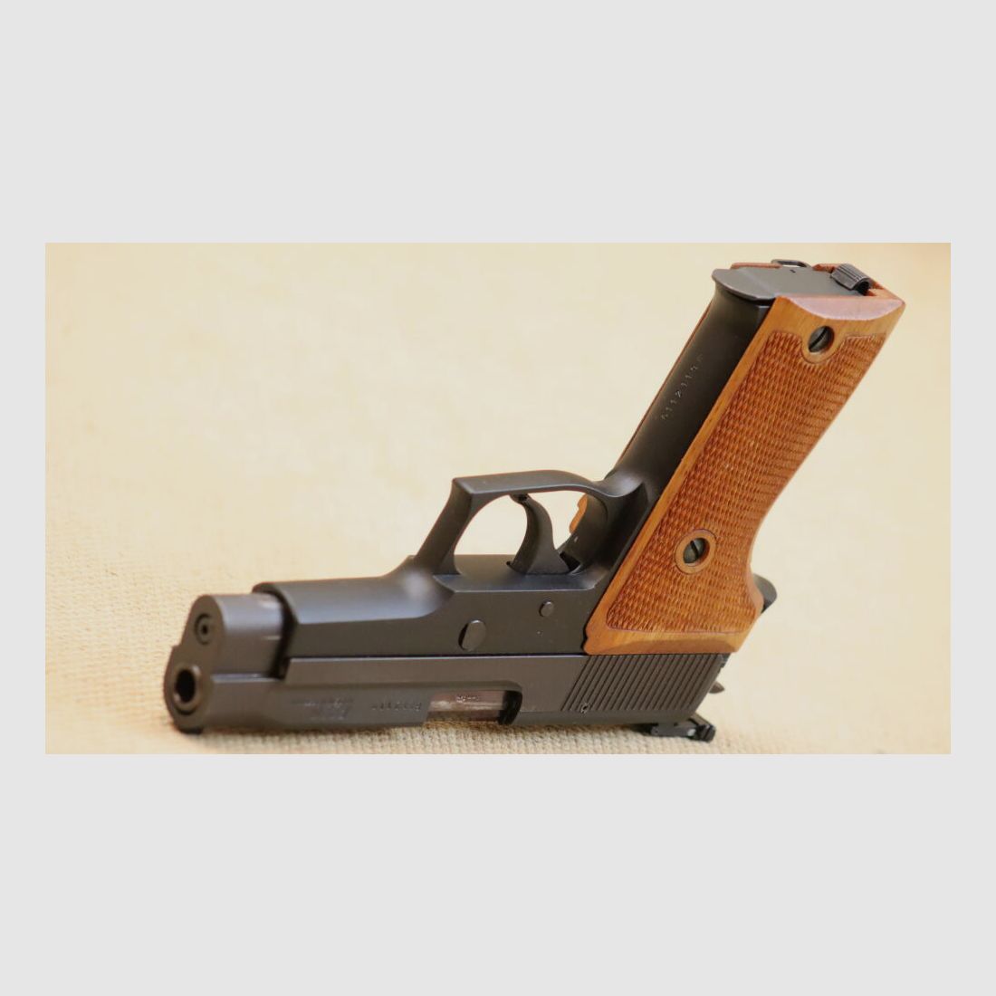 SIG Sauer P220 9mm Luger