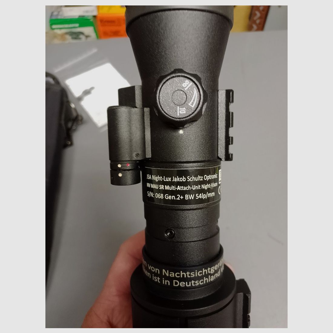 Noche de JSA MV MAU con tubo Gen.2+ verde (55–60 LP/mm)