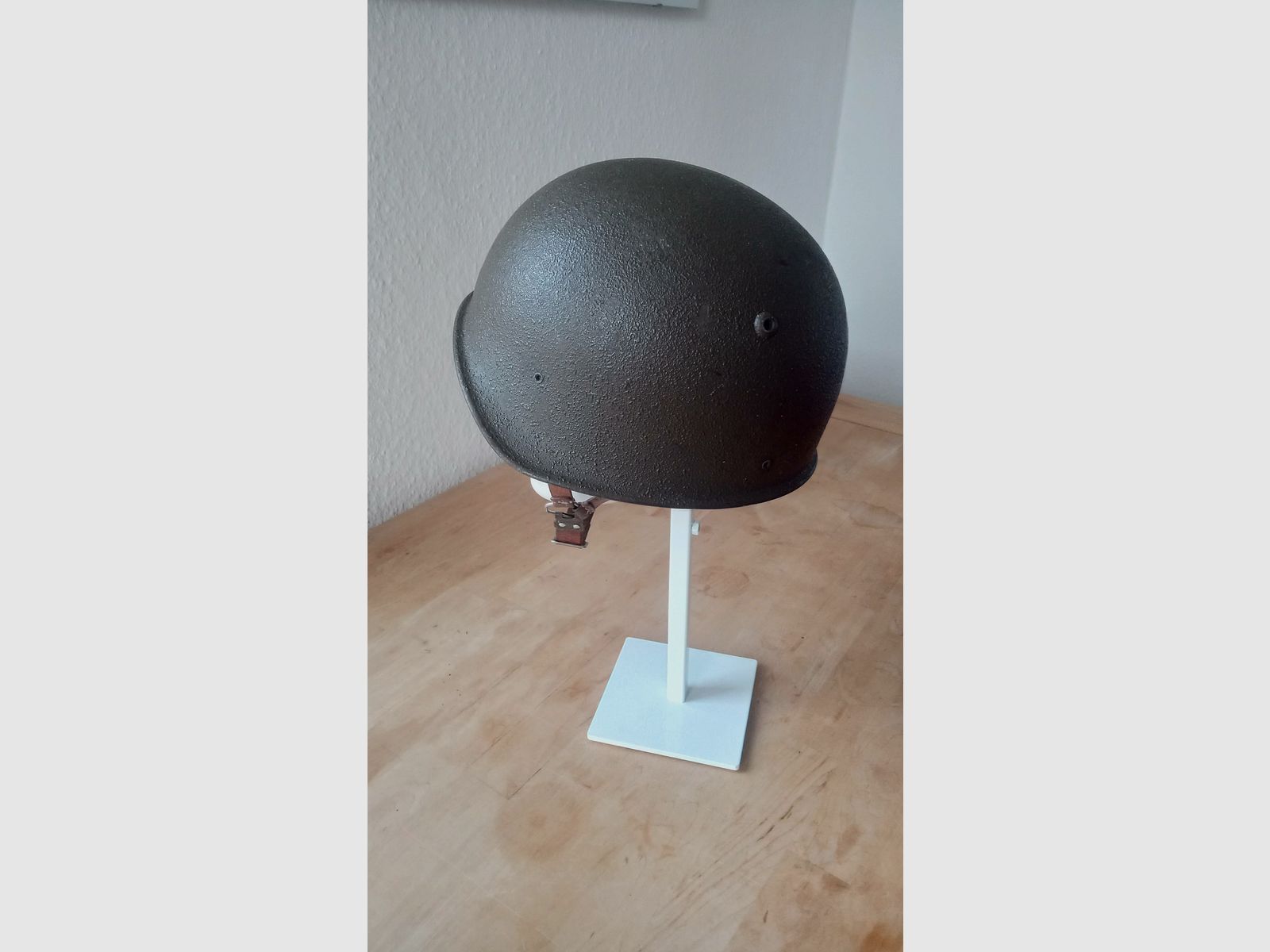 Schweizer Armee Helm aus U-Boot-Stahl in kleiner Größe 55-56 / ideal für Zivilschutz / Stahlhelm Swiss Made