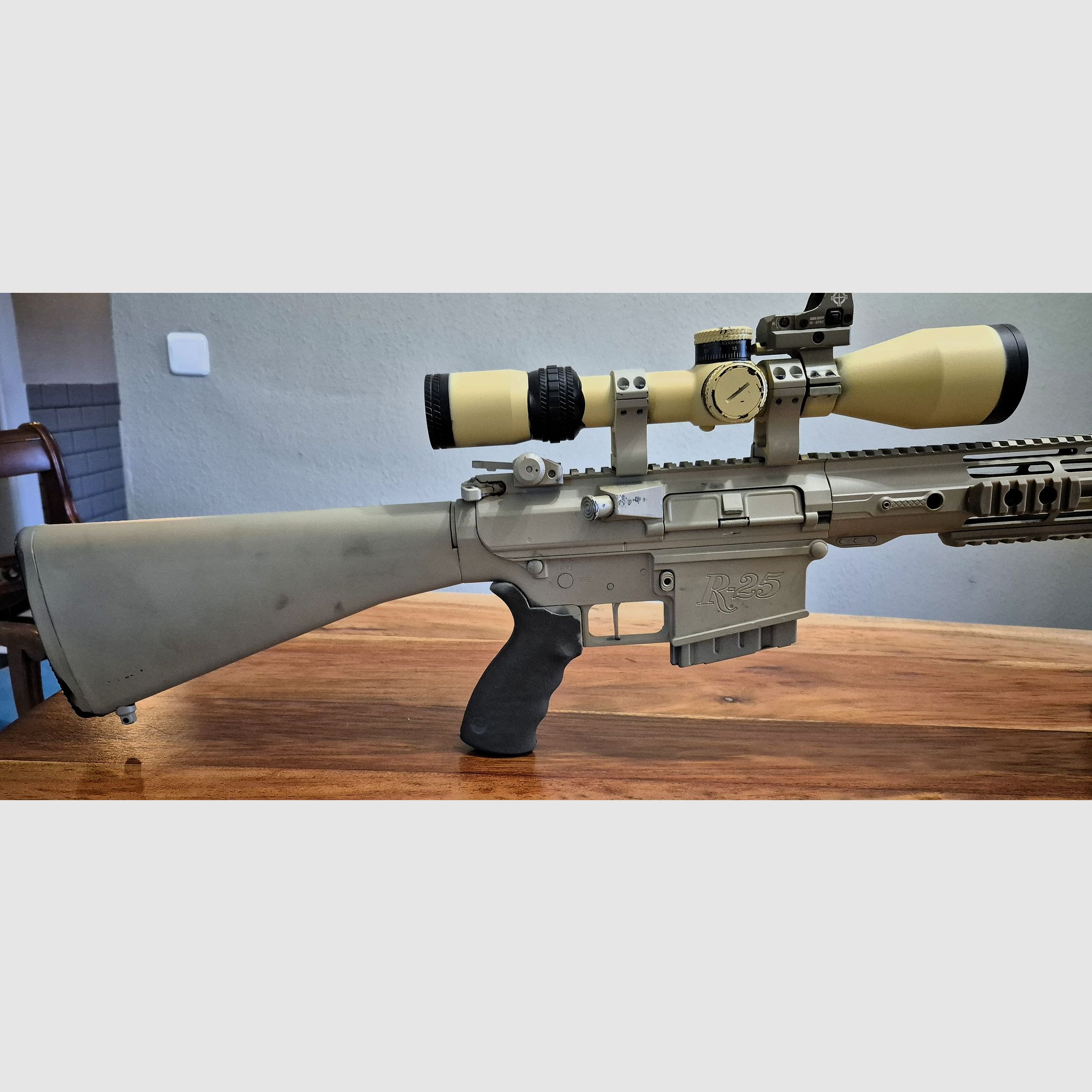 Remington R25 AR-10 in .308 M110 clone in FDE carabina semiautomatica