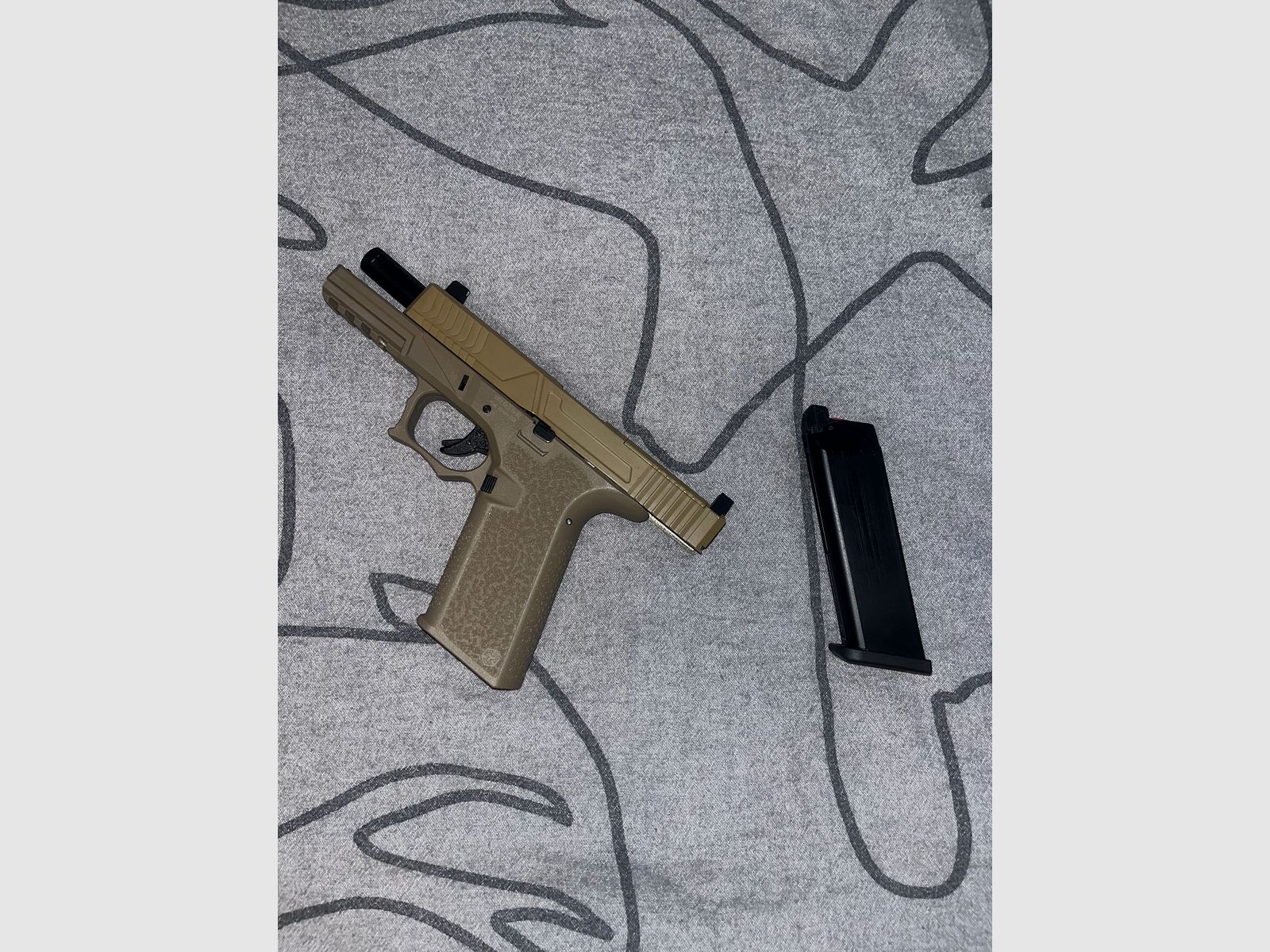 AWC VX7301 mit Metallschlitten GBB 6mm BB Flat Dark Earth
