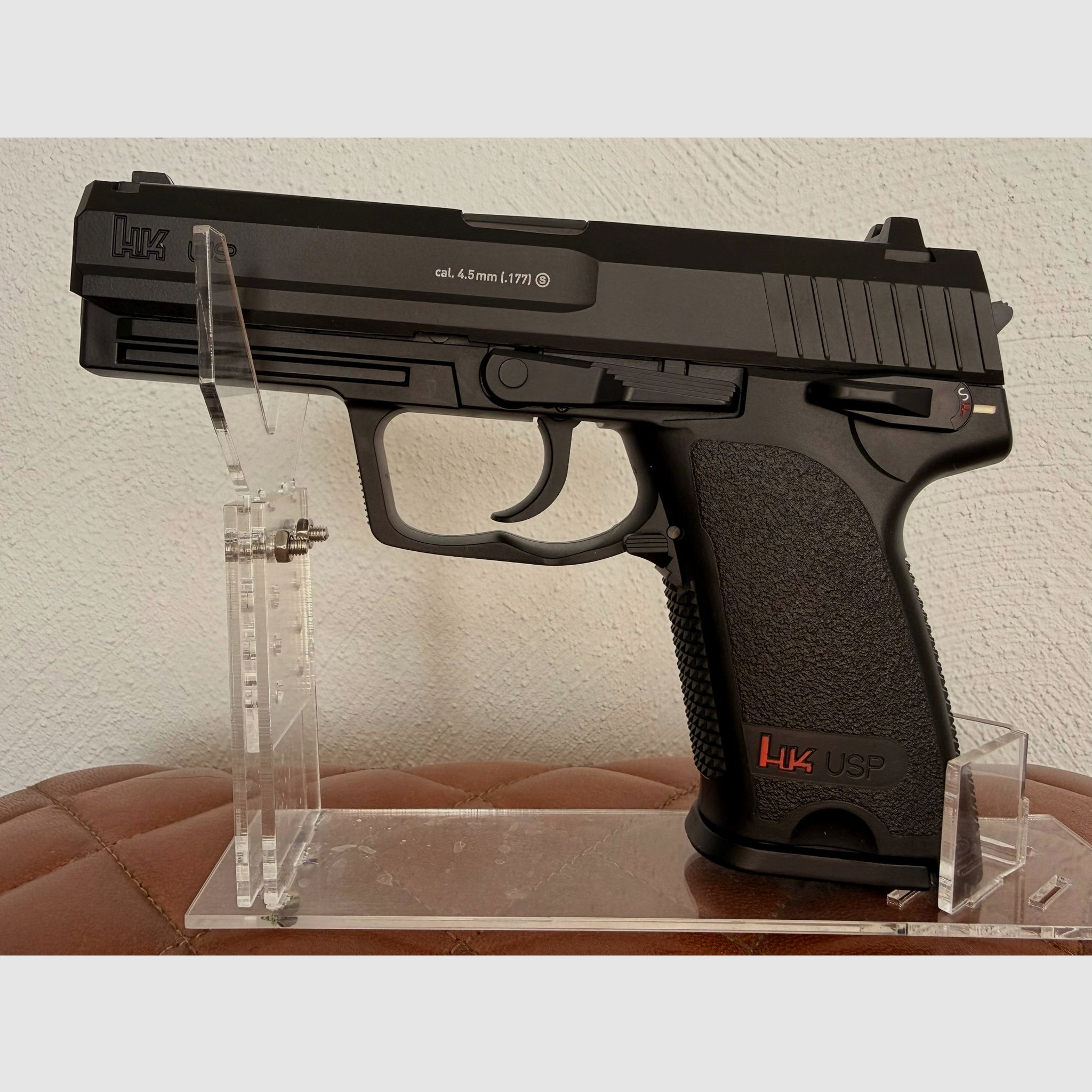 Heckler & Koch USP 4,5 mm BB Co2-Pistolet z Blowbackiem