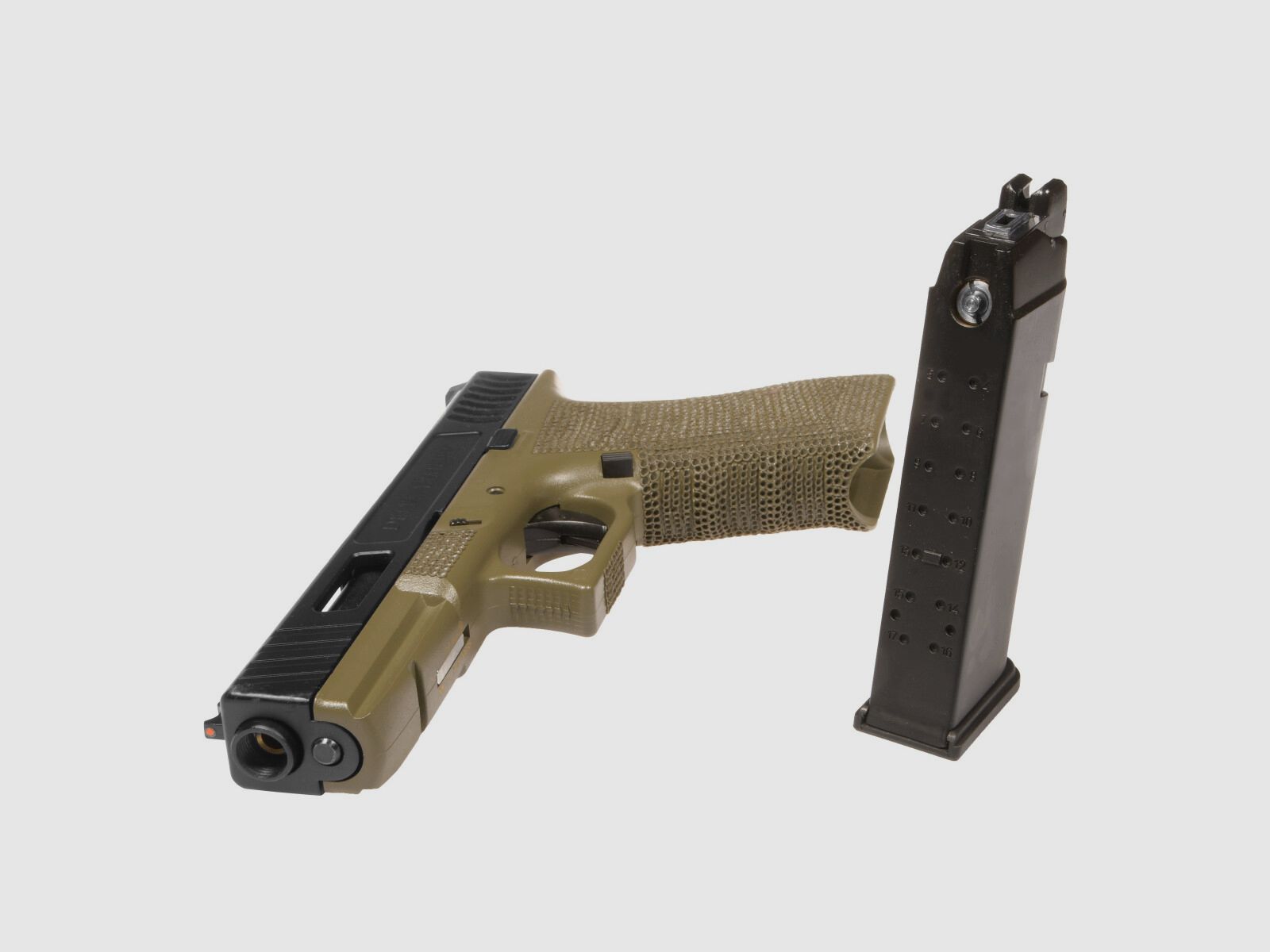P01 GBB Airsoft Pistool met Grip Stippling in Olijf | Delta Armory