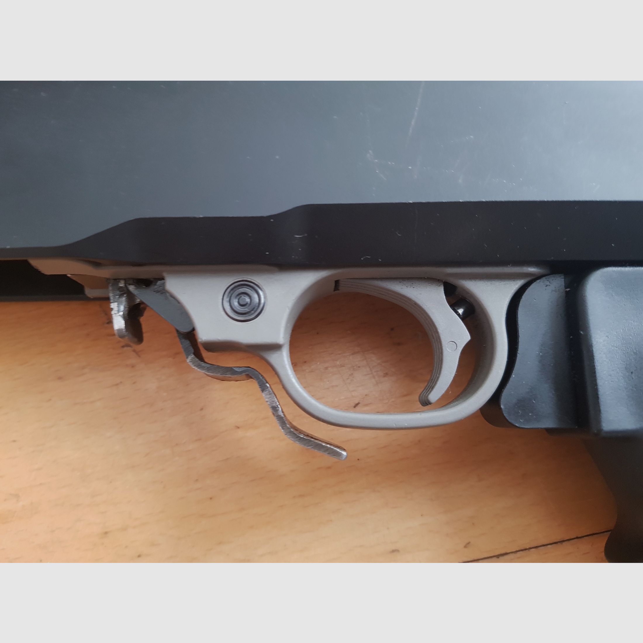 Ruger 10/22 Target, roestvrij staal "tactisch" met pistoolgreep en uitschuifbare schoudersteun (Magpul)
