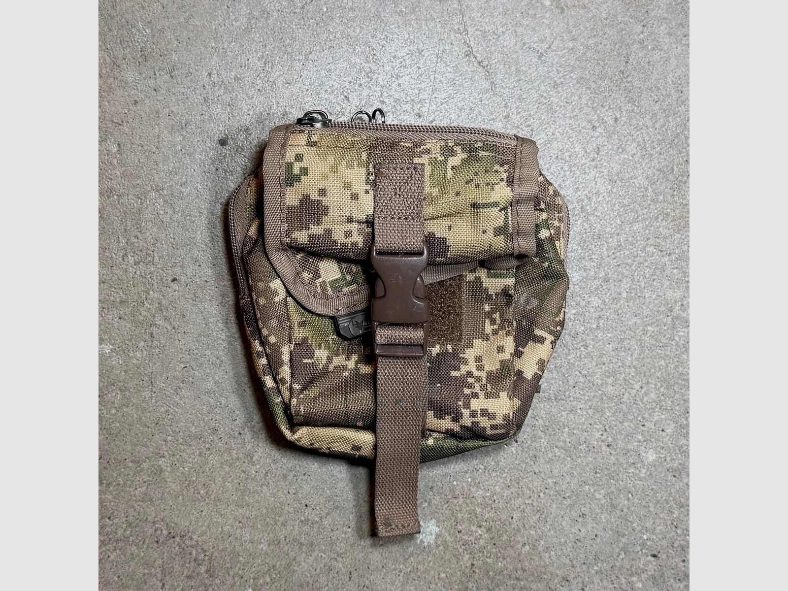 GEBRAUCHT - multifunktionale Camo-Tasche, Bild 1 von 2