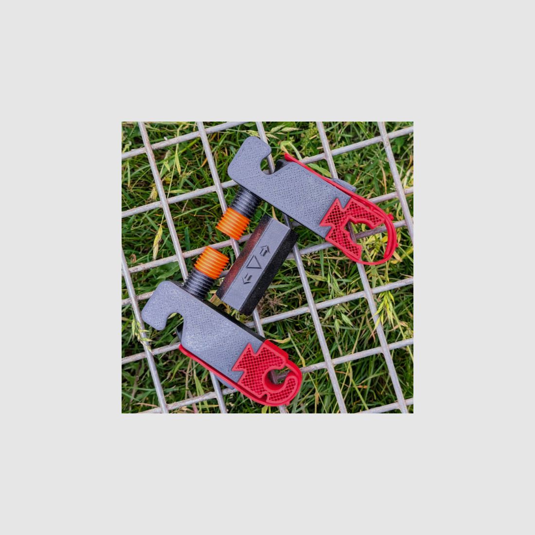 Gewehrhalter-System "Krabbe Pro" für Kopfstützen im Auto | Jagawams