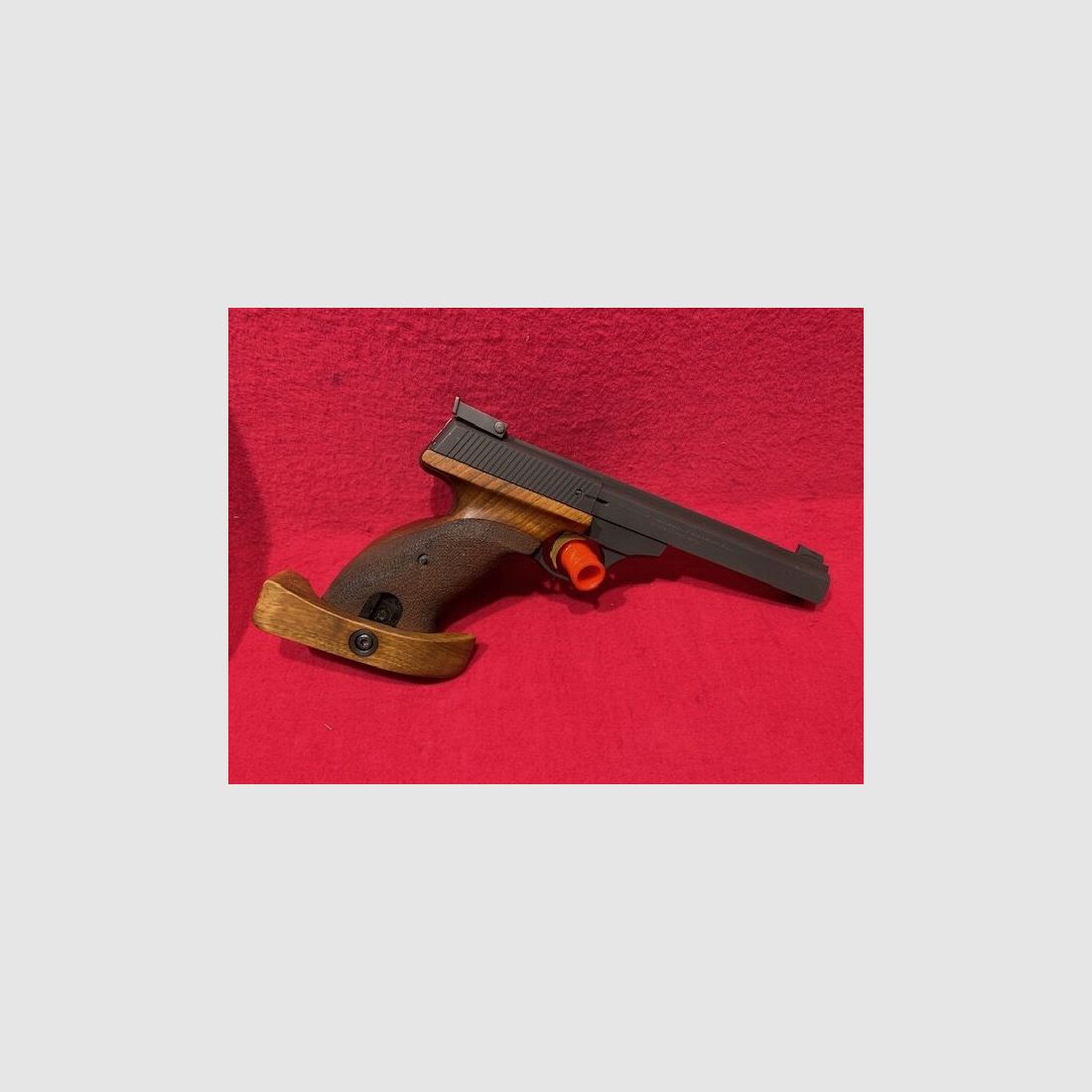 Pistolet sportowy Browning, zdjęcie 1 z 3