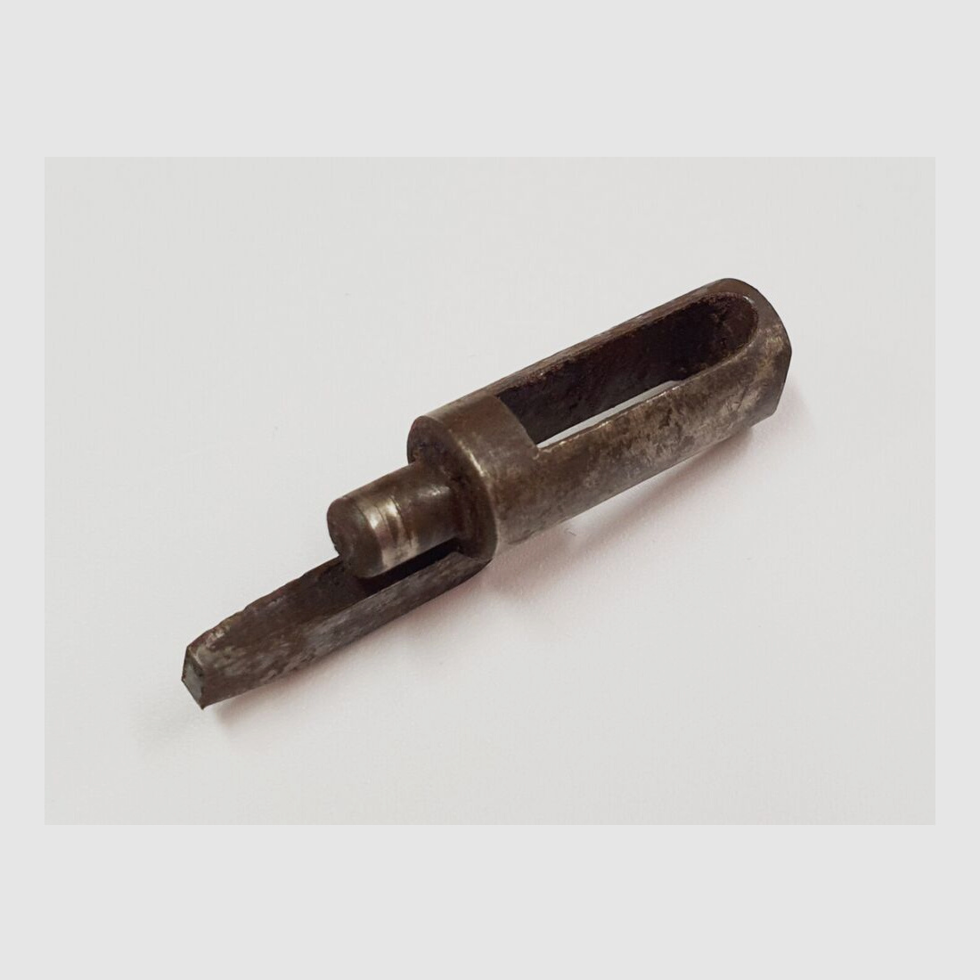 [16] Perno di accoppiamento per MAUSER C96, pezzo di ricambio originale