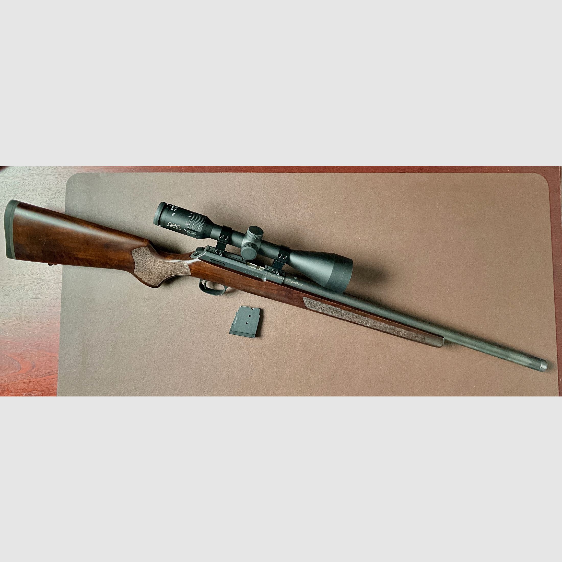 CZ 475 Varmint LH links 17hmr + 22lfb 