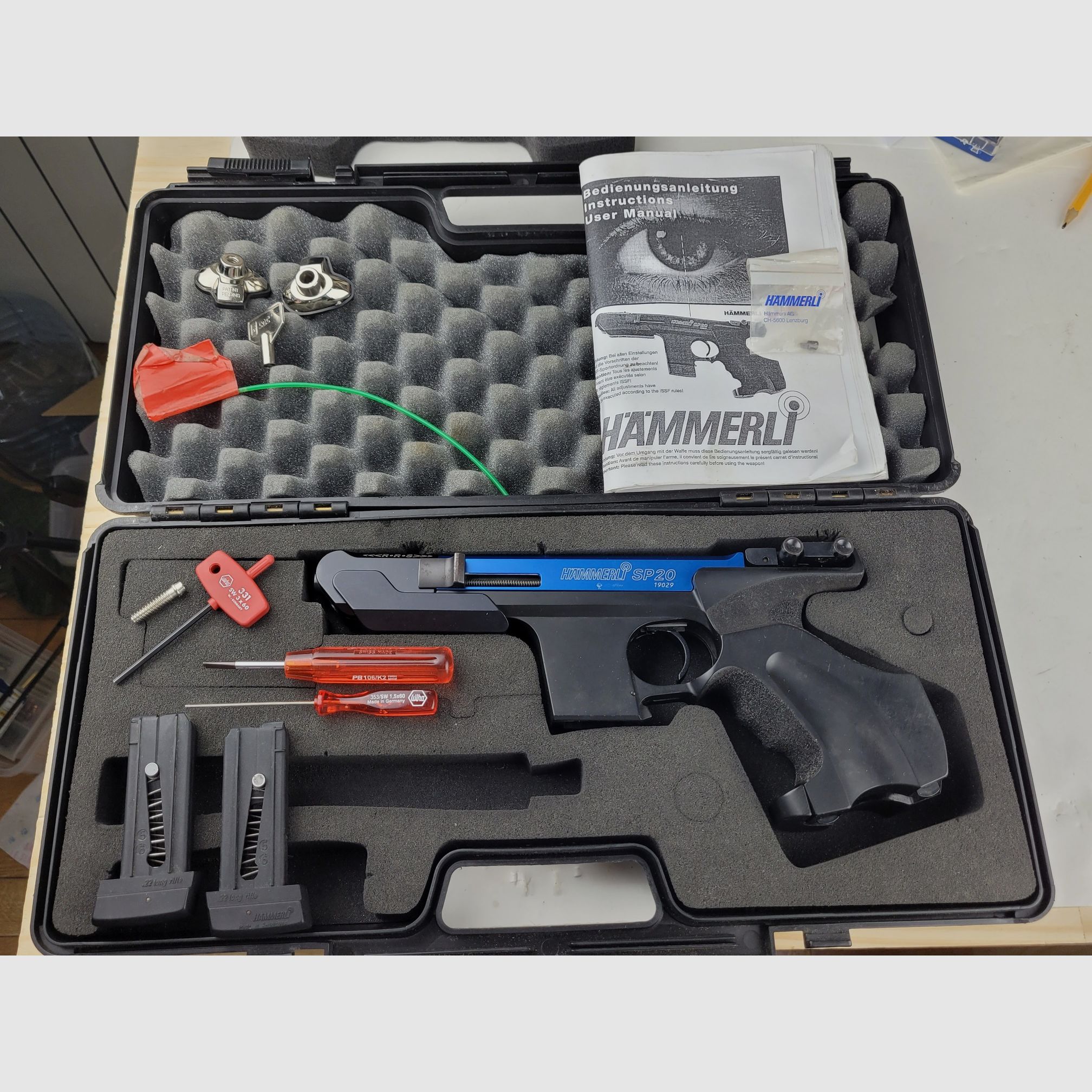 Pistolet de compétition Hämmerli SP 20 – Deux chargeurs – accessoires – Coffret – TBE, image 2 sur 11