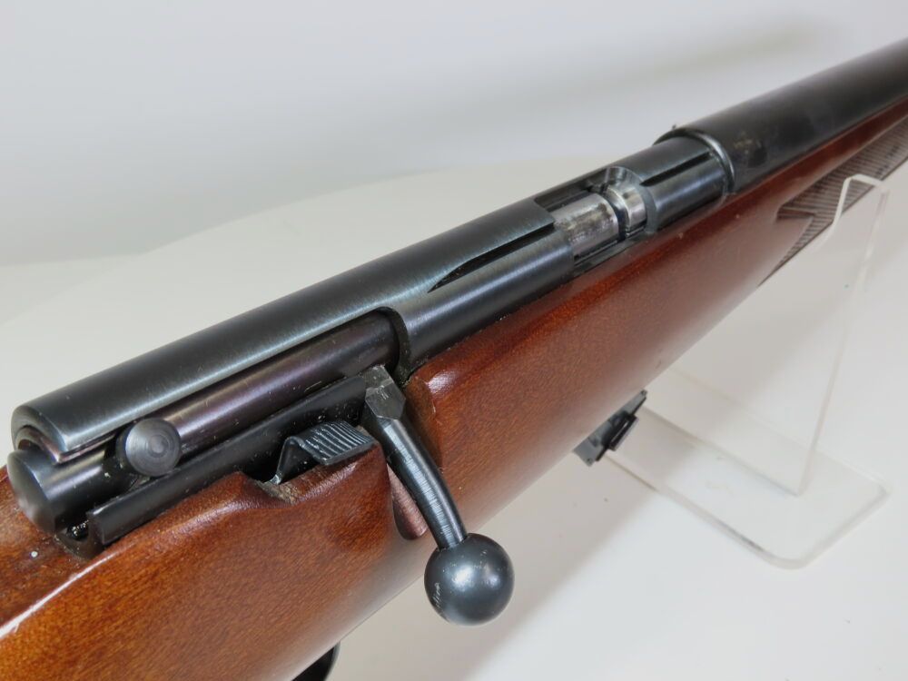 Lakefield repeater rifle / sound absorber