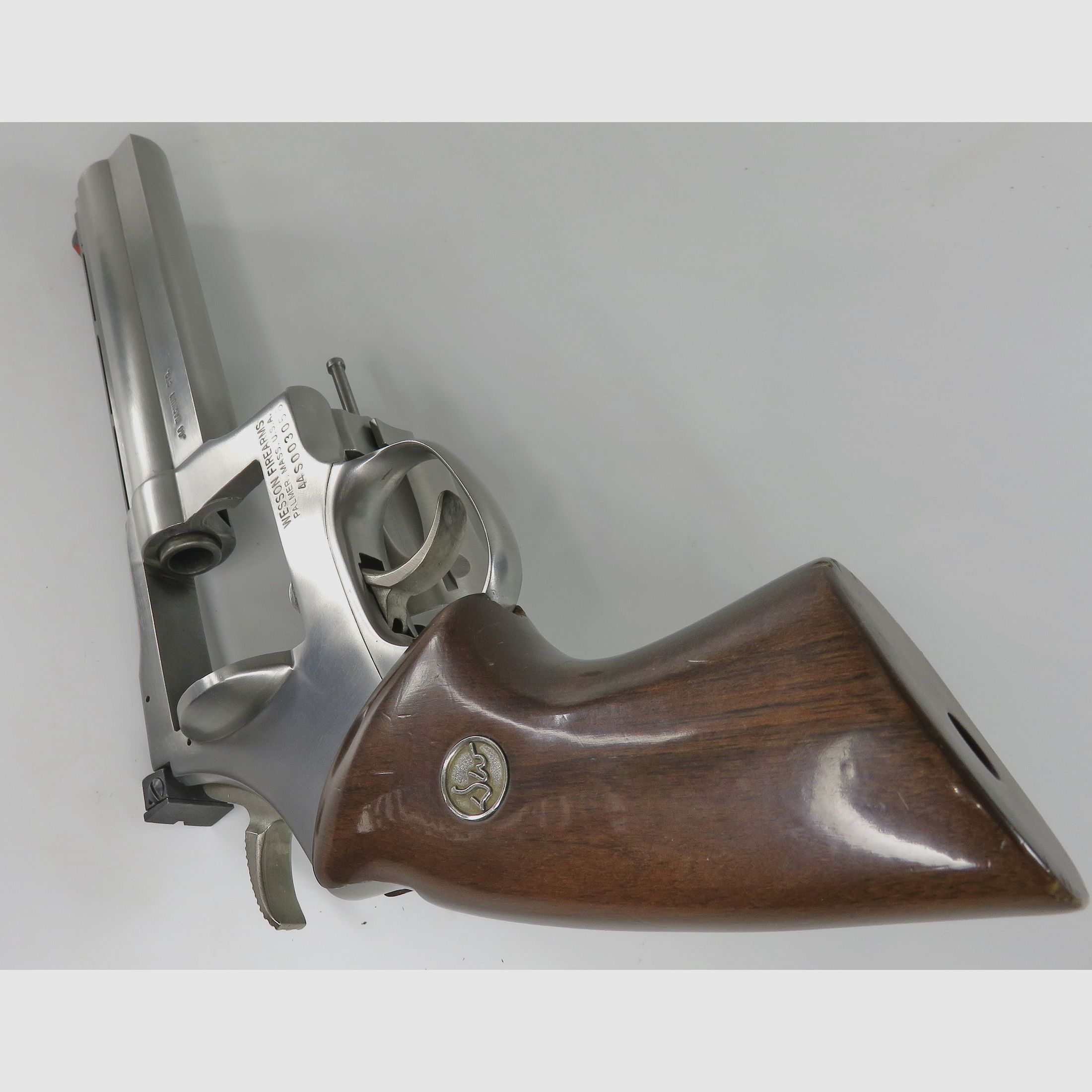 Revolver Dan Wesson Model 44, 6 Zoll UND 10 Zoll Austauschläufe, Kaliber .44 Magnum, Stainless, Target-Ausführung, Top-Zustand