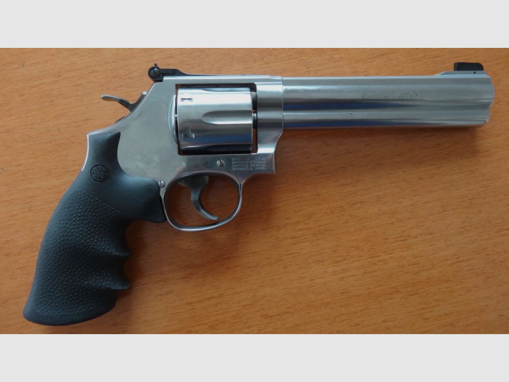 Smith & Wesson 686 Standard