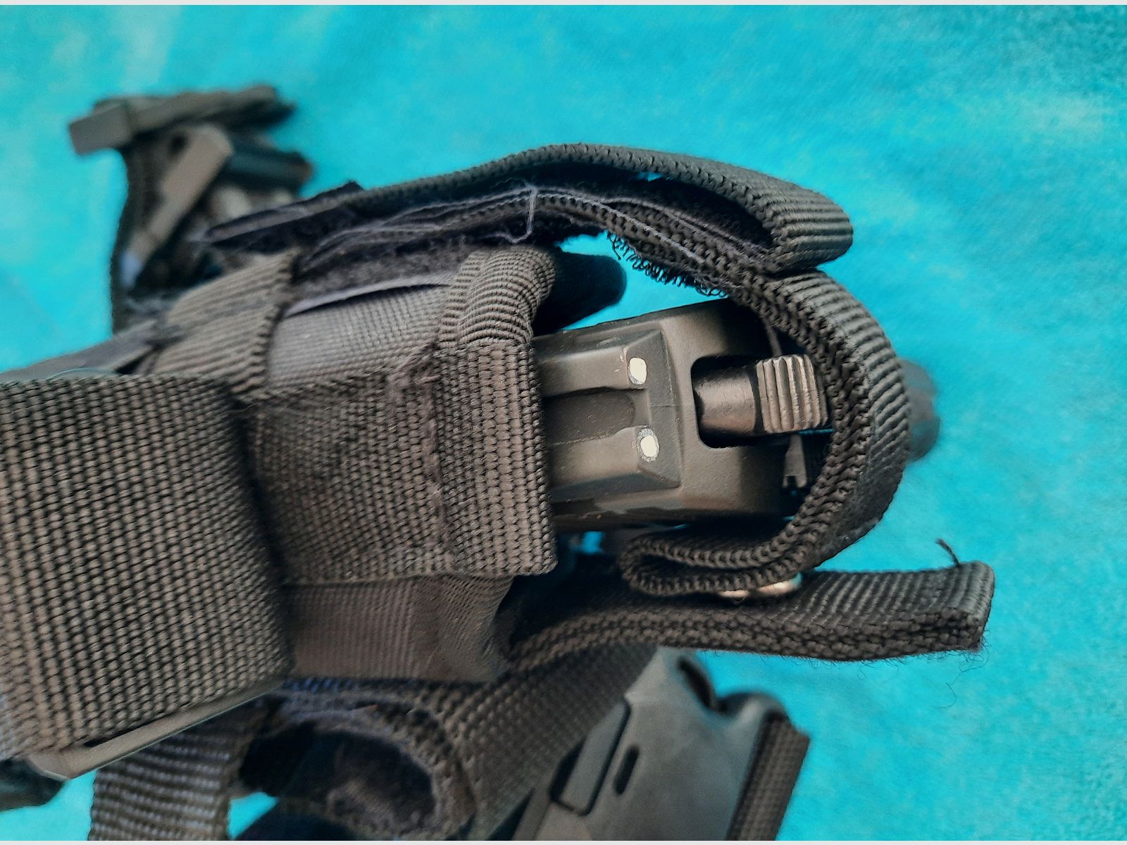 Tactical thigh holster