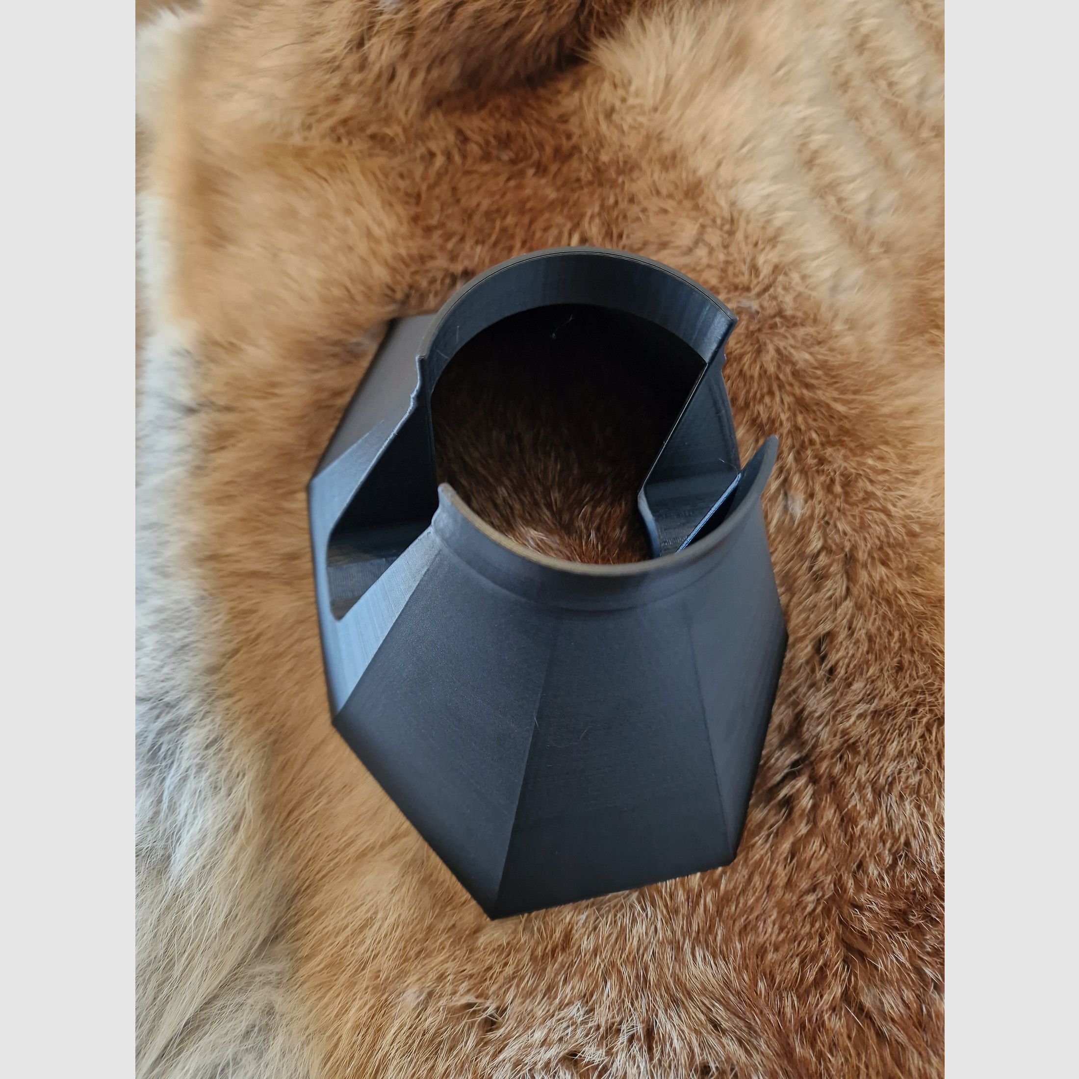 Ayudante de Caza - Embudo de Cebo