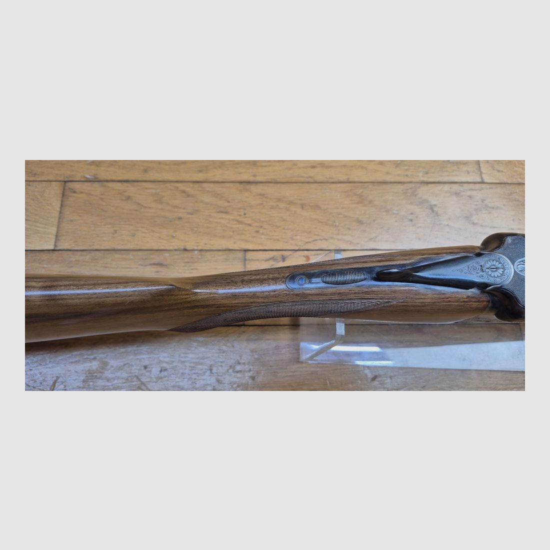 Wunderschöne Flinte Robust Modell Nr. 246 – Manufrance Saint-Étienne – Kal. 16/70 – Waffe um 1952/1954 (!) – 100% Jaspage und Gravuren – Spiegel-Lauf, quasi nie geschossen – Vollständige Originalverpackung (Garantie, Handbuch, Prüfungszertifikat) – Zustand nahe neuwertig für diese 72 Jahre! – Fast museales Stück – TBE+++, Bild 25 von 56